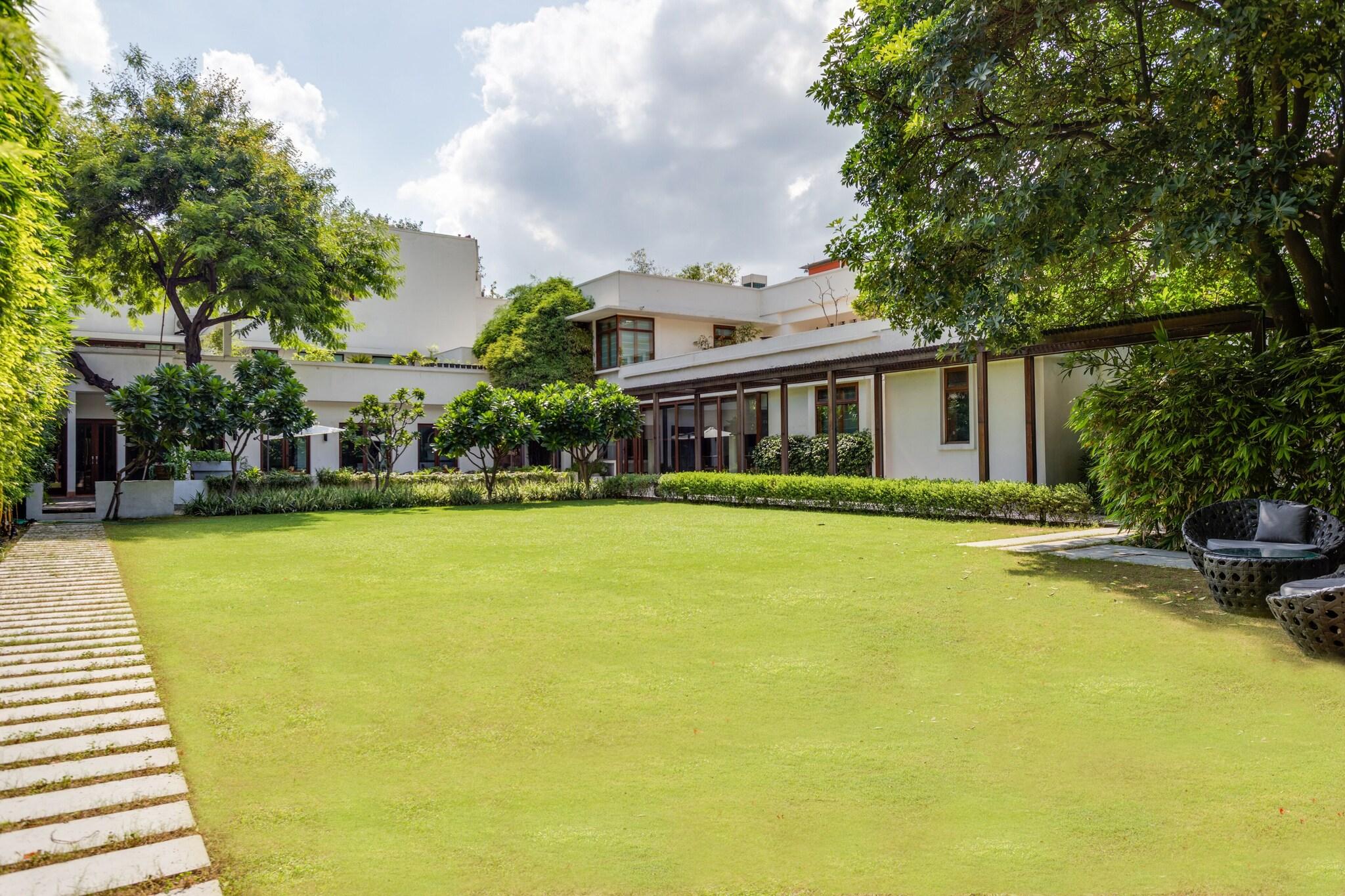 The Manor Hotel by null