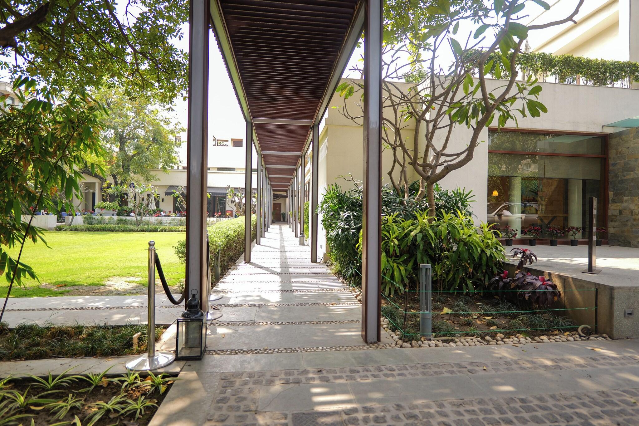 The Manor Hotel by null