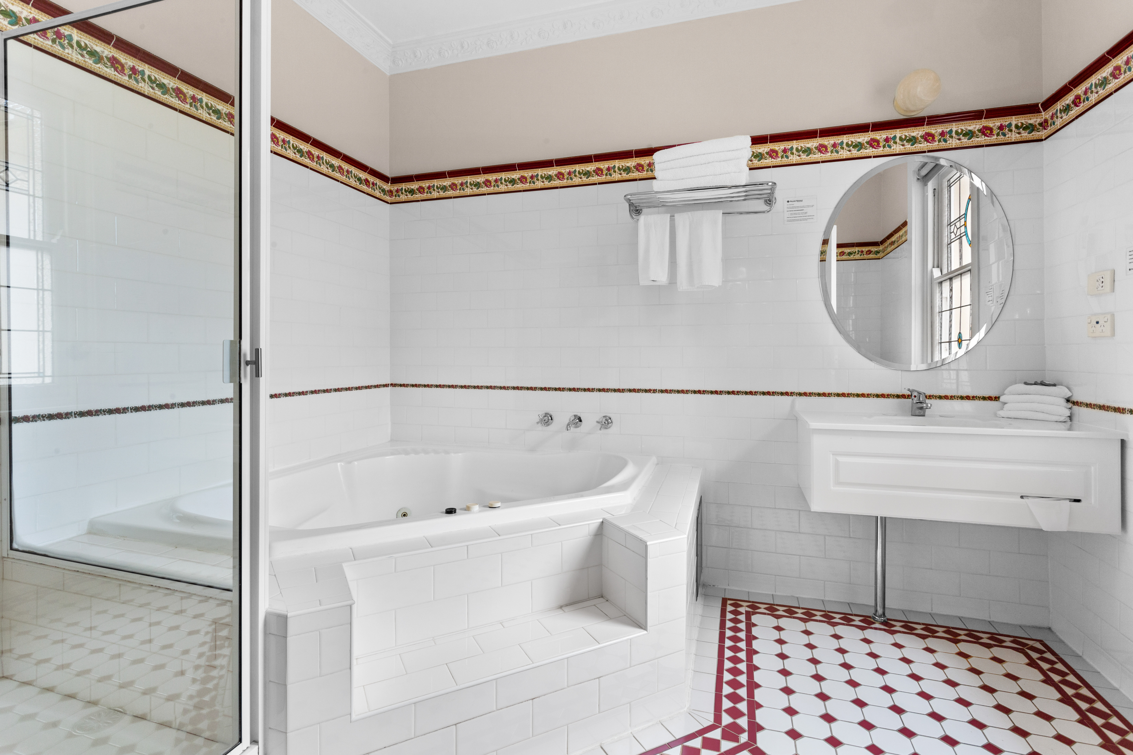 Palais Royale Boutique Hotel