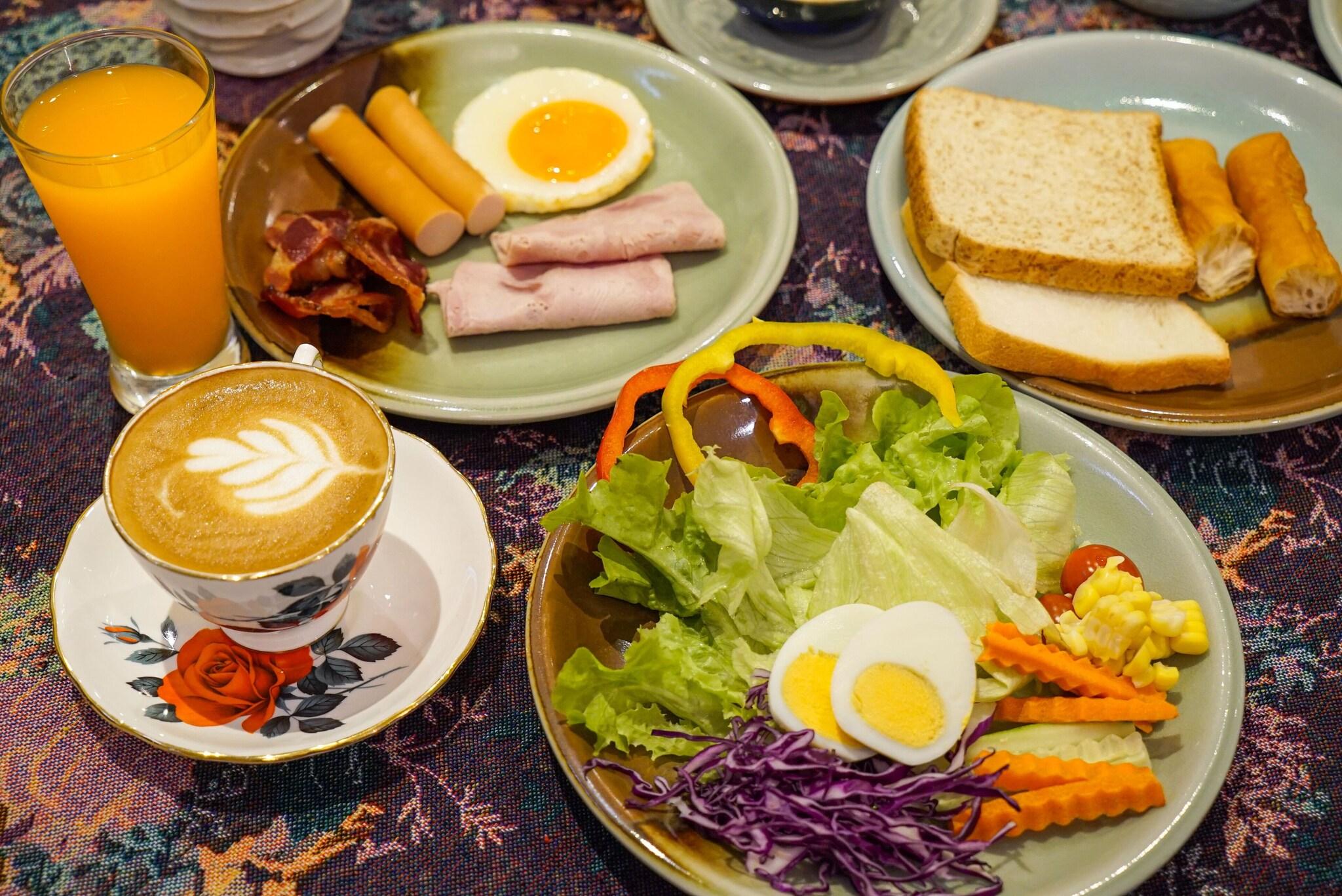 At Pingnakorn Nimman Chiangmai Hotel by null