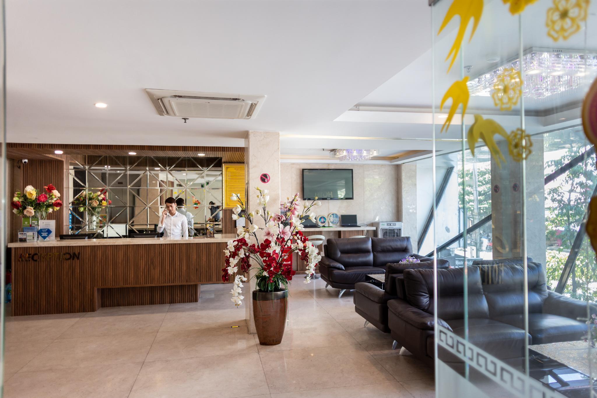 Gold Hotel I Danang