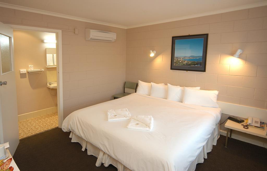 Edgewater Hotel