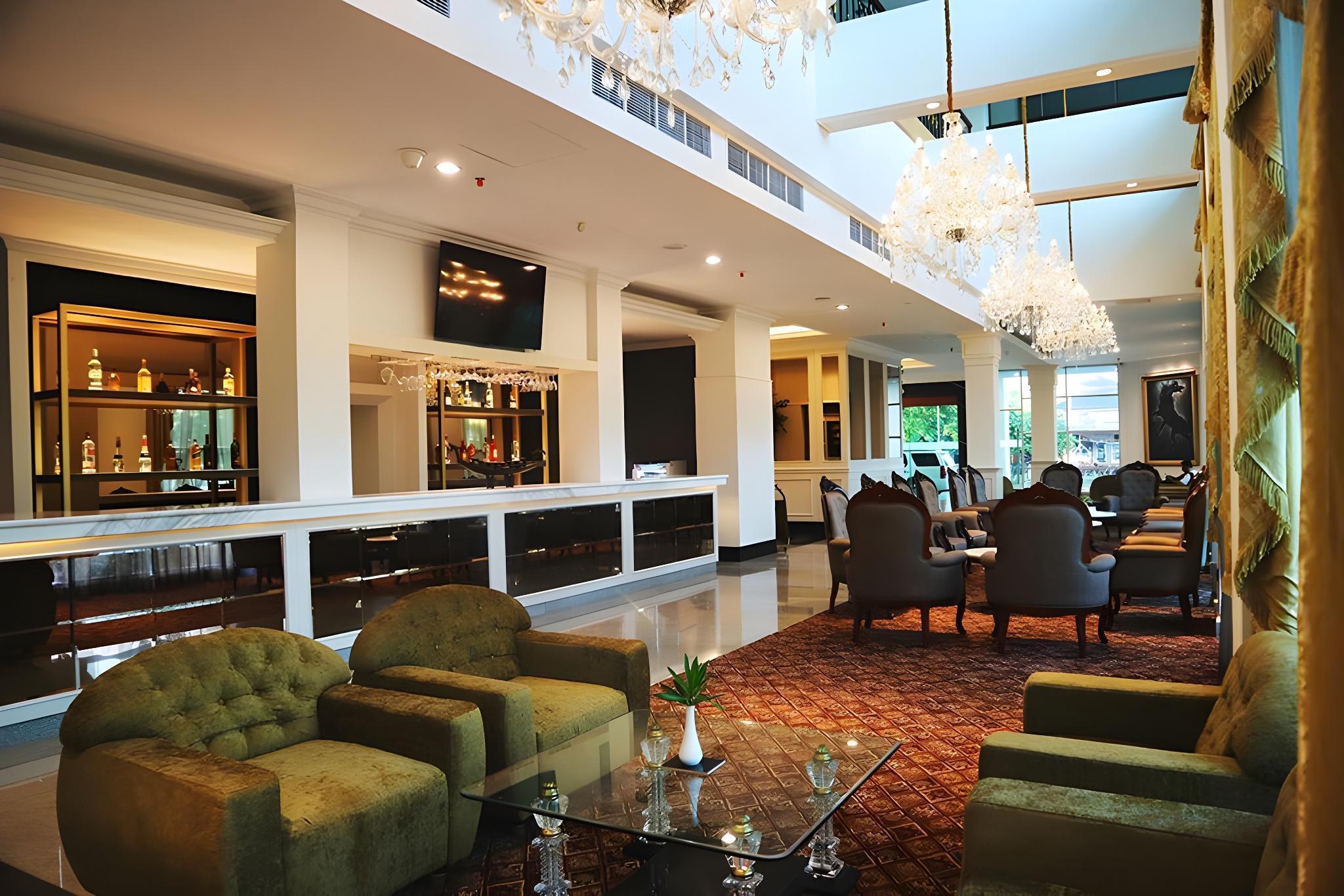 Grand Mahkota Hotel