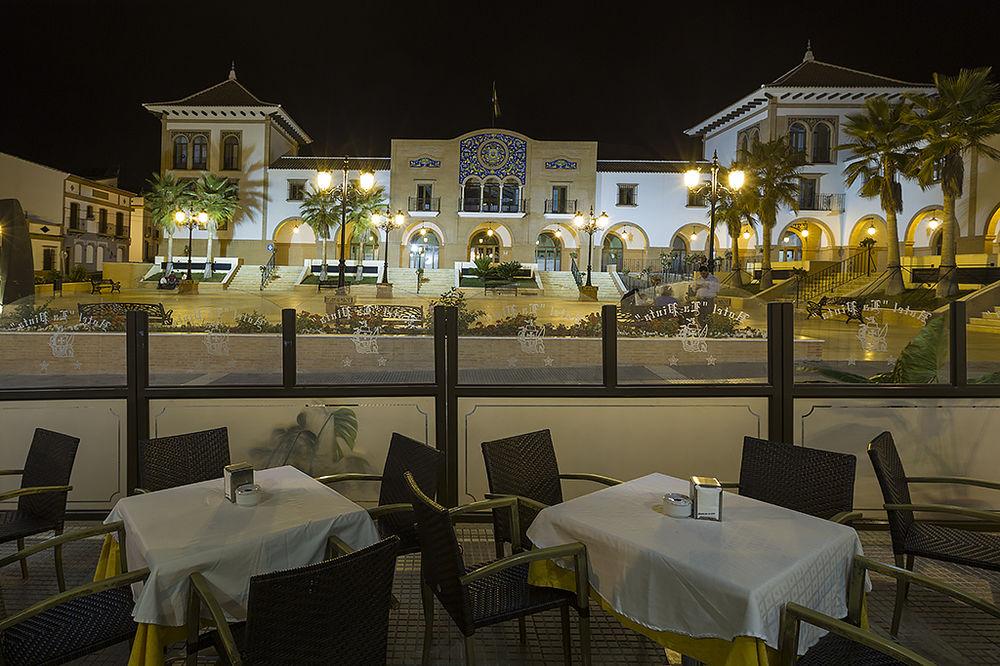 Hotel La Pinta by null