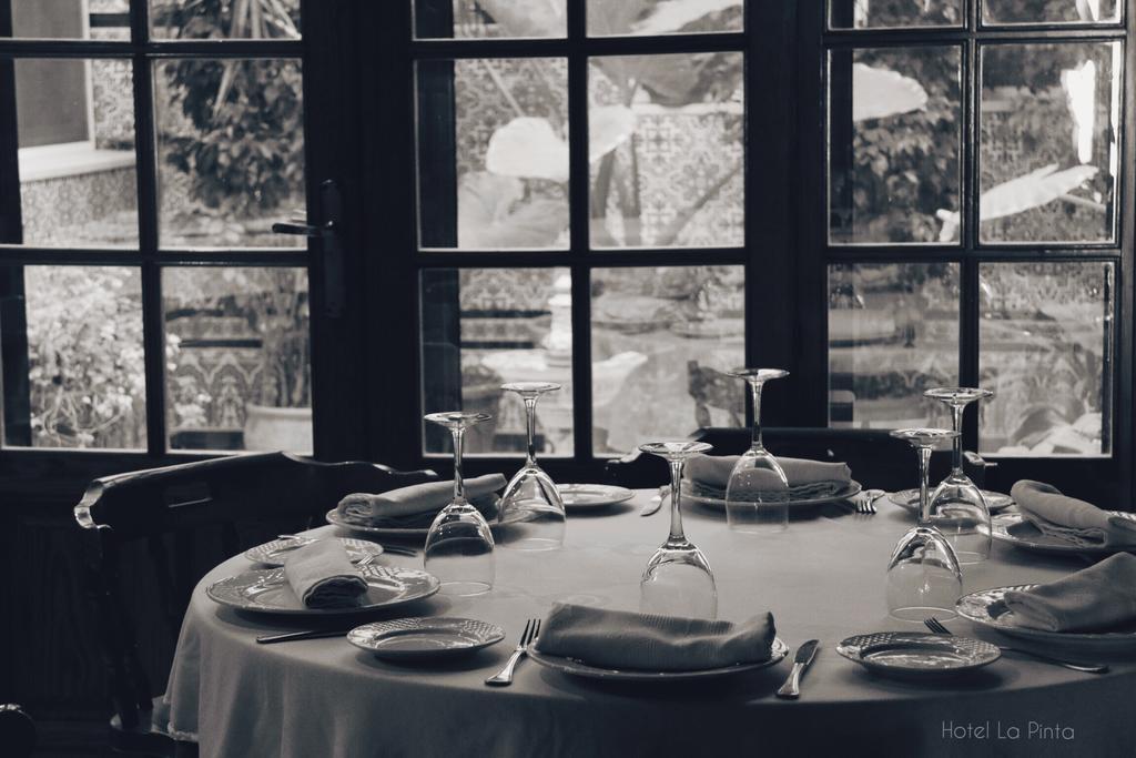 Hotel La Pinta by null