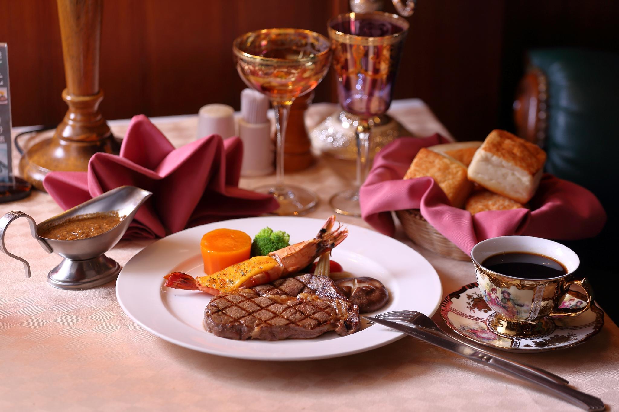 Grand Boss Hotel