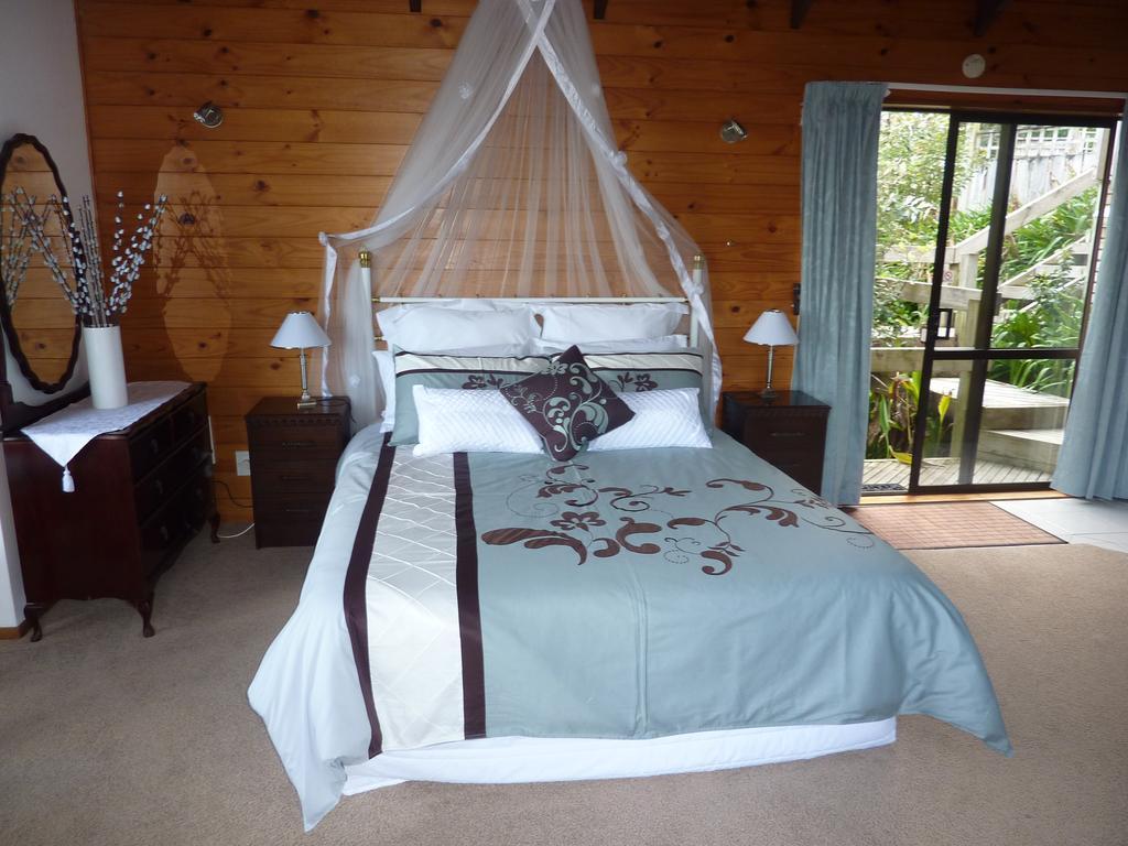 Grafton Cottage & Chalets by null