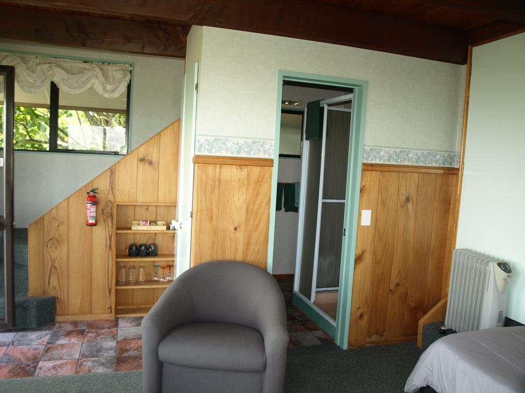 Grafton Cottage & Chalets by null