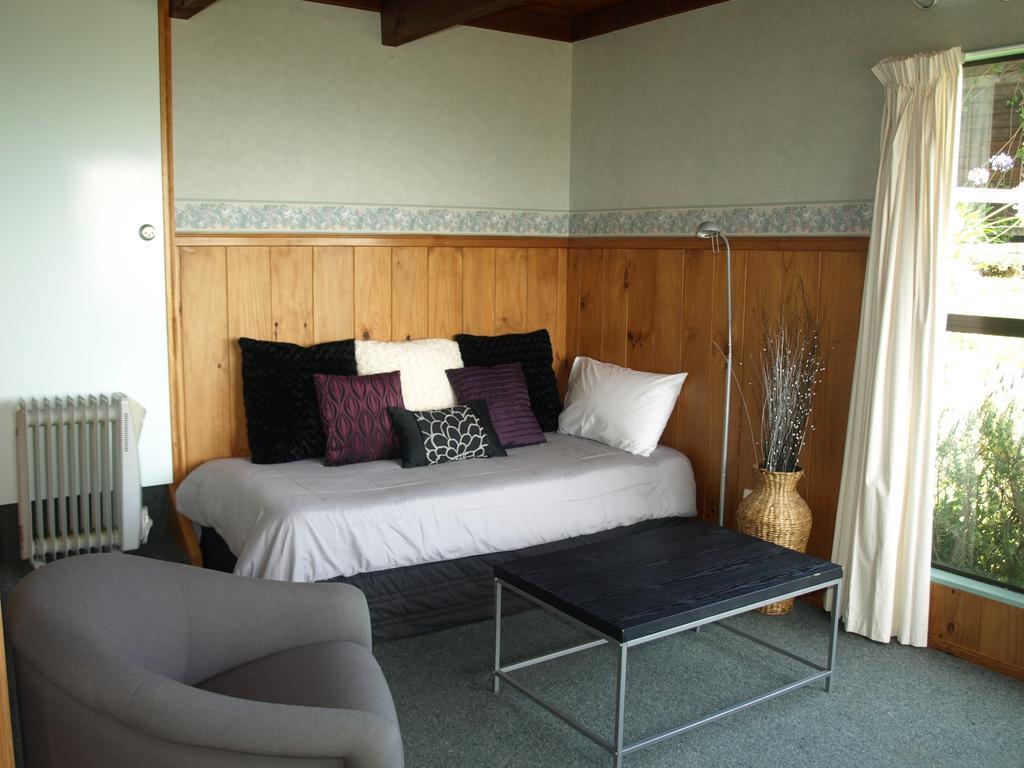 Grafton Cottage & Chalets by null