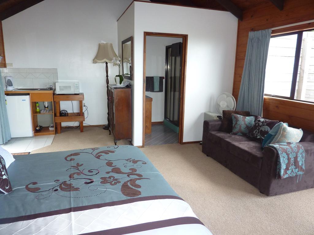 Grafton Cottage & Chalets by null