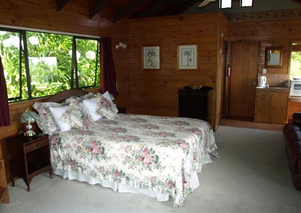 Grafton Cottage & Chalets by null