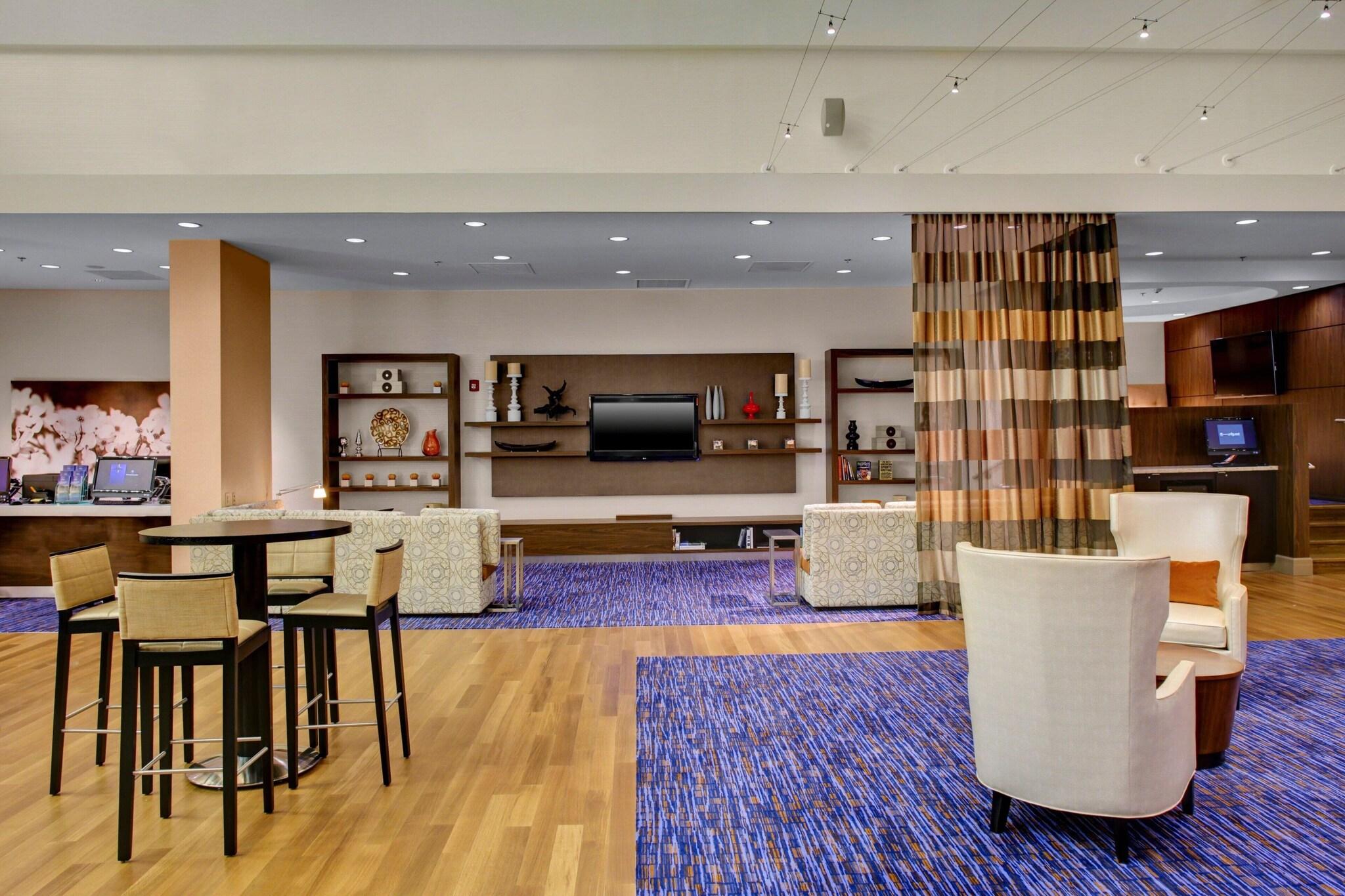 Courtyard by Marriott Atlanta Decatur Downtown/Emory by null