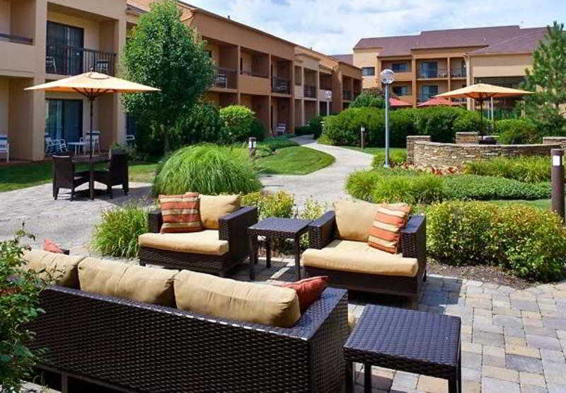 Courtyard Chicago Oakbrook Terrace image