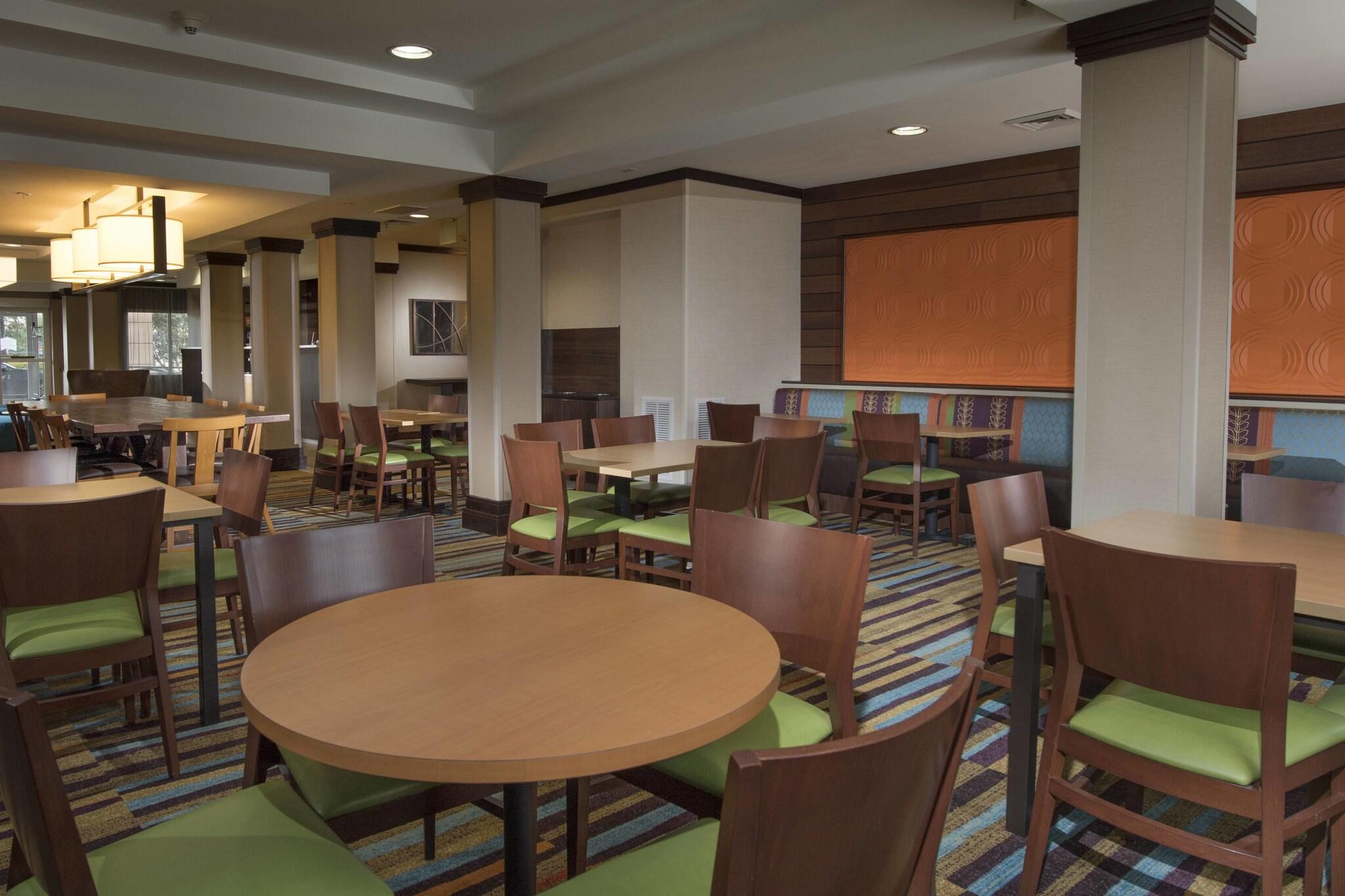 Fairfield Inn & Suites Charleston North/Univ. Area
