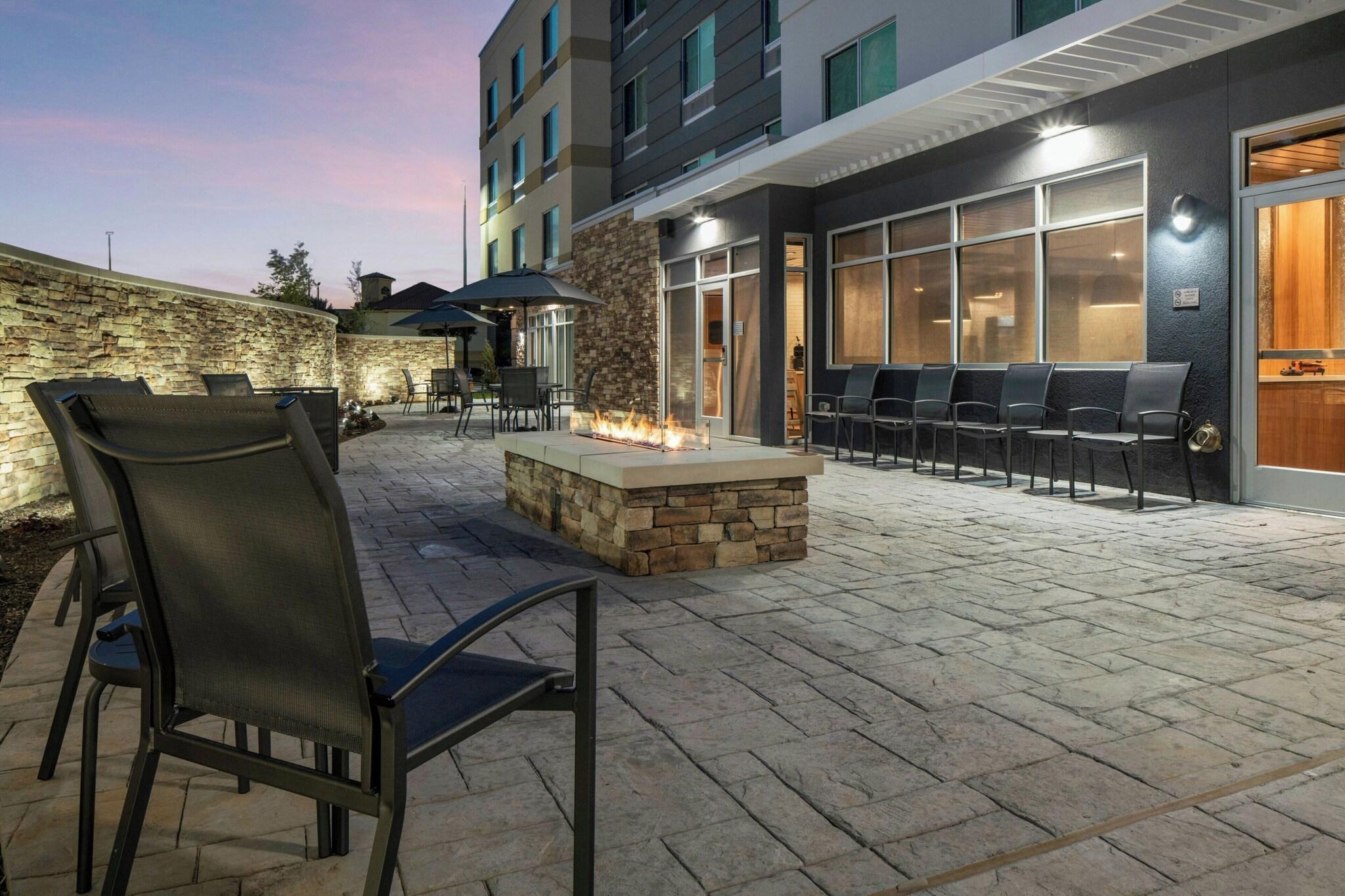 Fairfield Inn & Suites Dallas DFW Airport North
