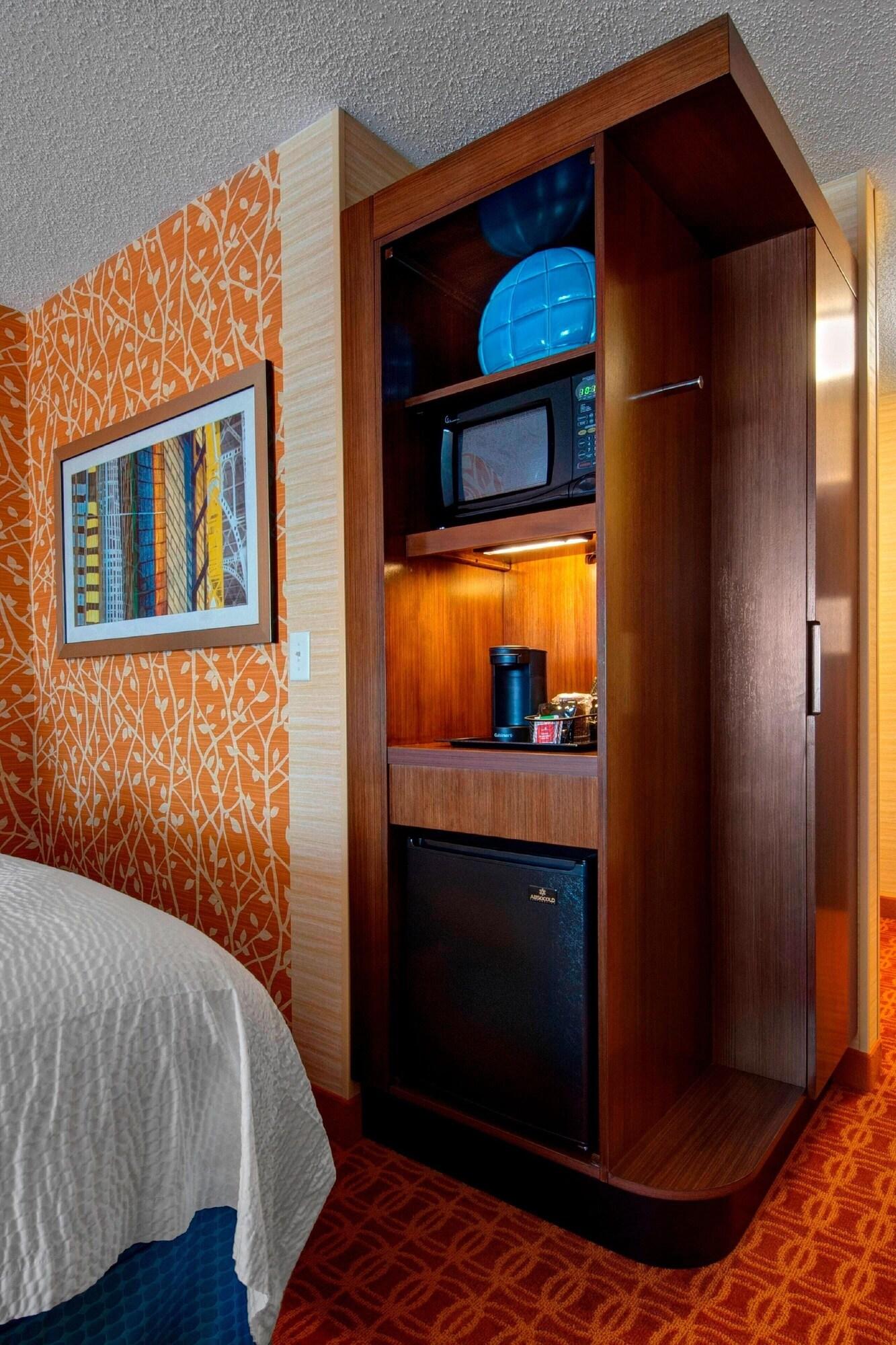 Fairfield Inn &Suites Fort Worth I-30 West,NAS JRB