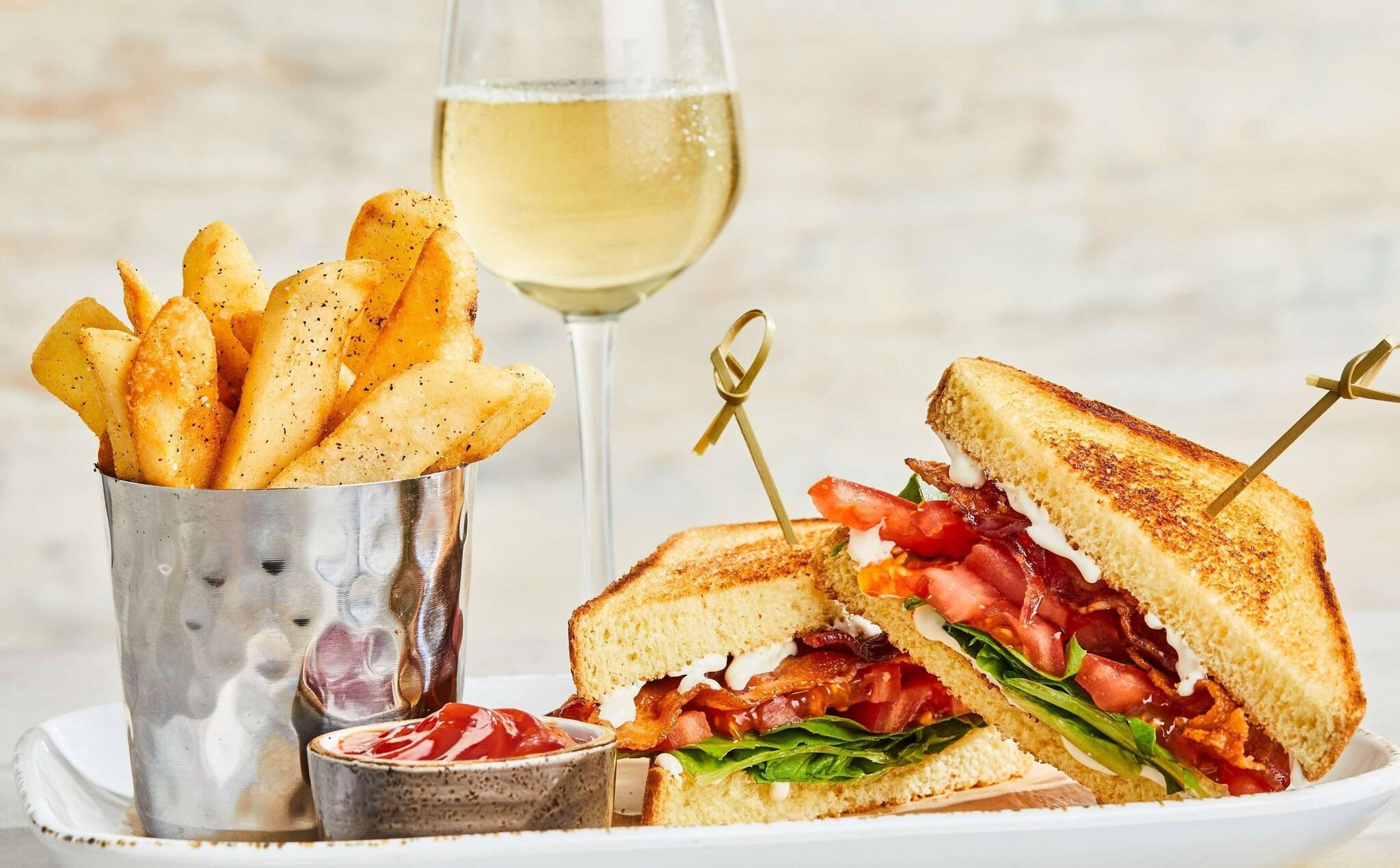 Courtyard by Marriott Los Angeles Baldwin Park by null