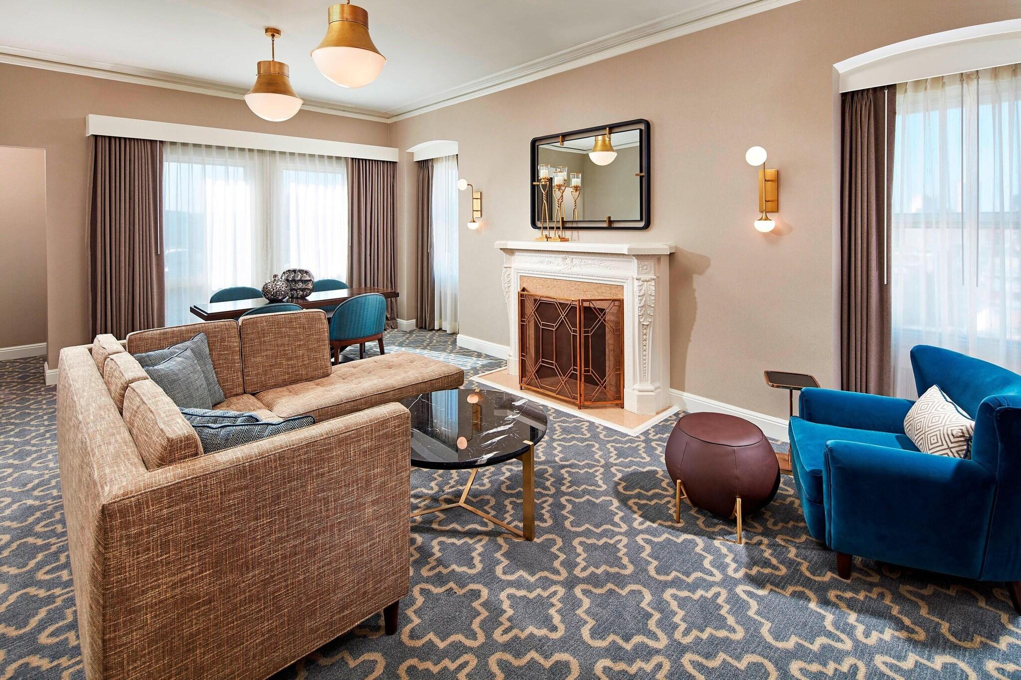 Hotel Adagio, Autograph Collection by null