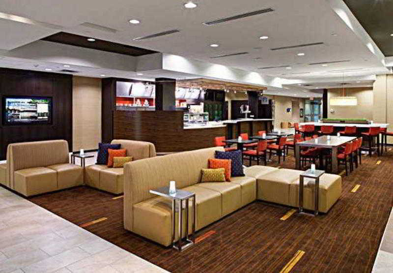 Courtyard By Marriott London