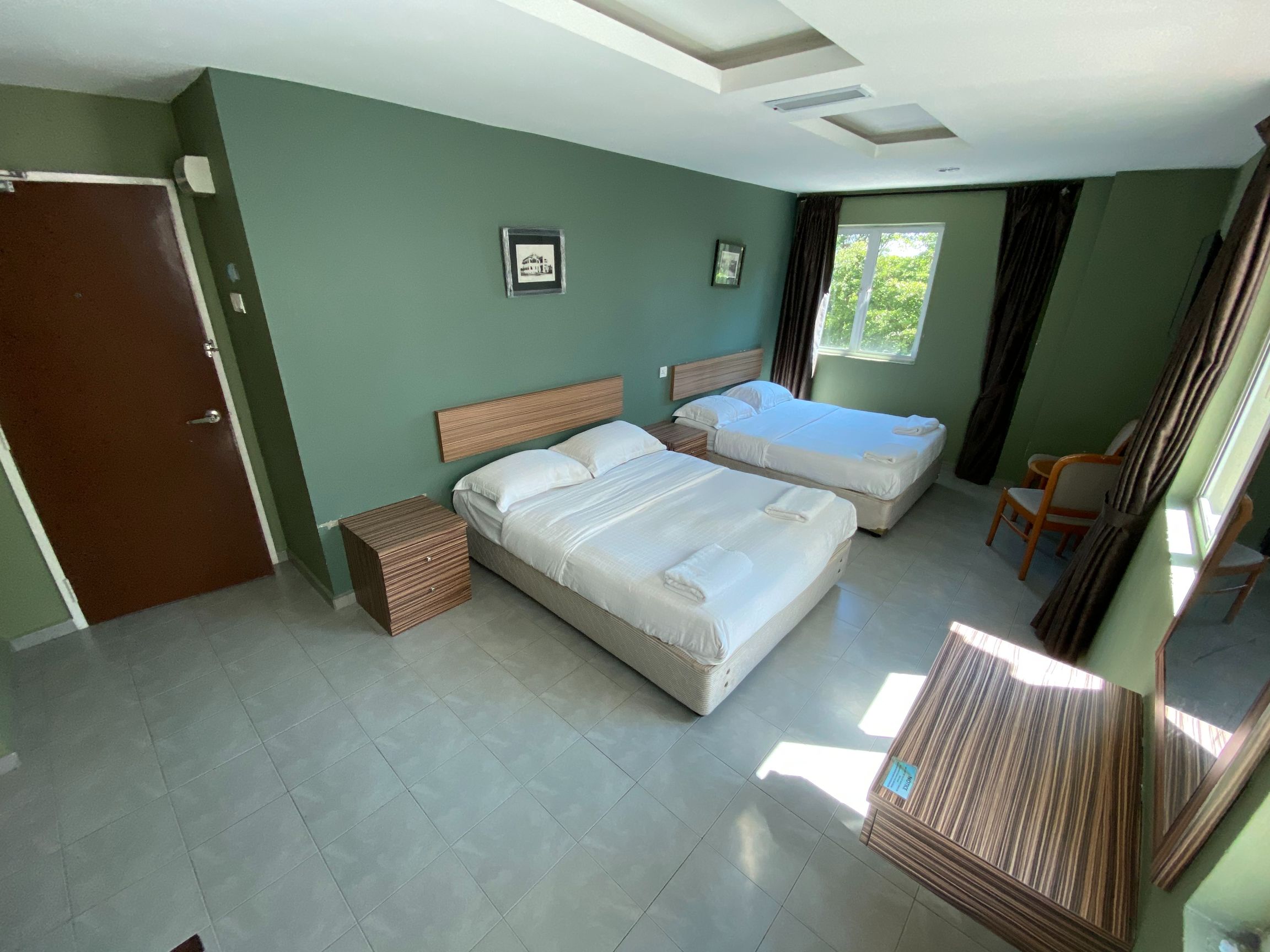 De Mawardah Hotel, Taming Sari Tower by ZUZU