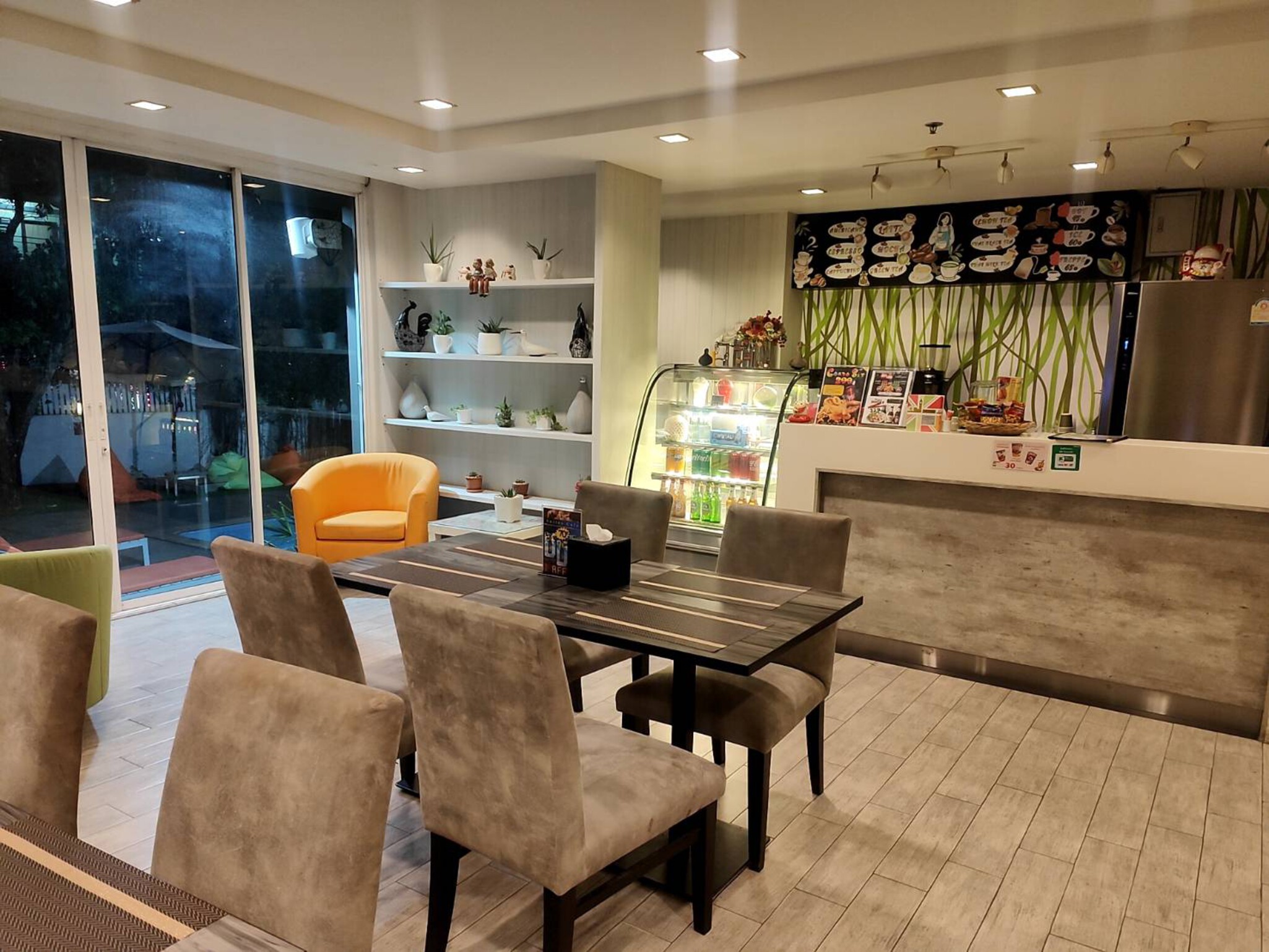 Crystal Suites Suvarnabhumi Airport