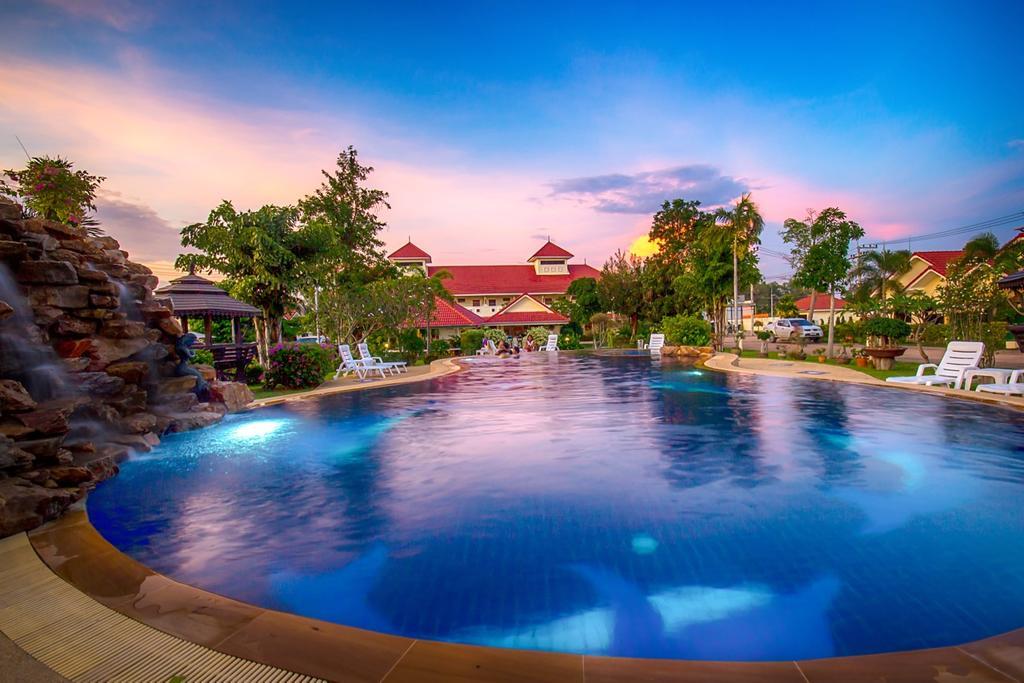 Lake Villas Resort, Bang Lamung