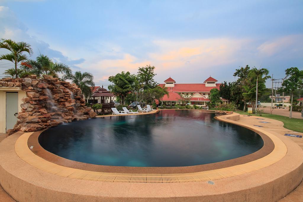Lake Villas Resort, Bang Lamung