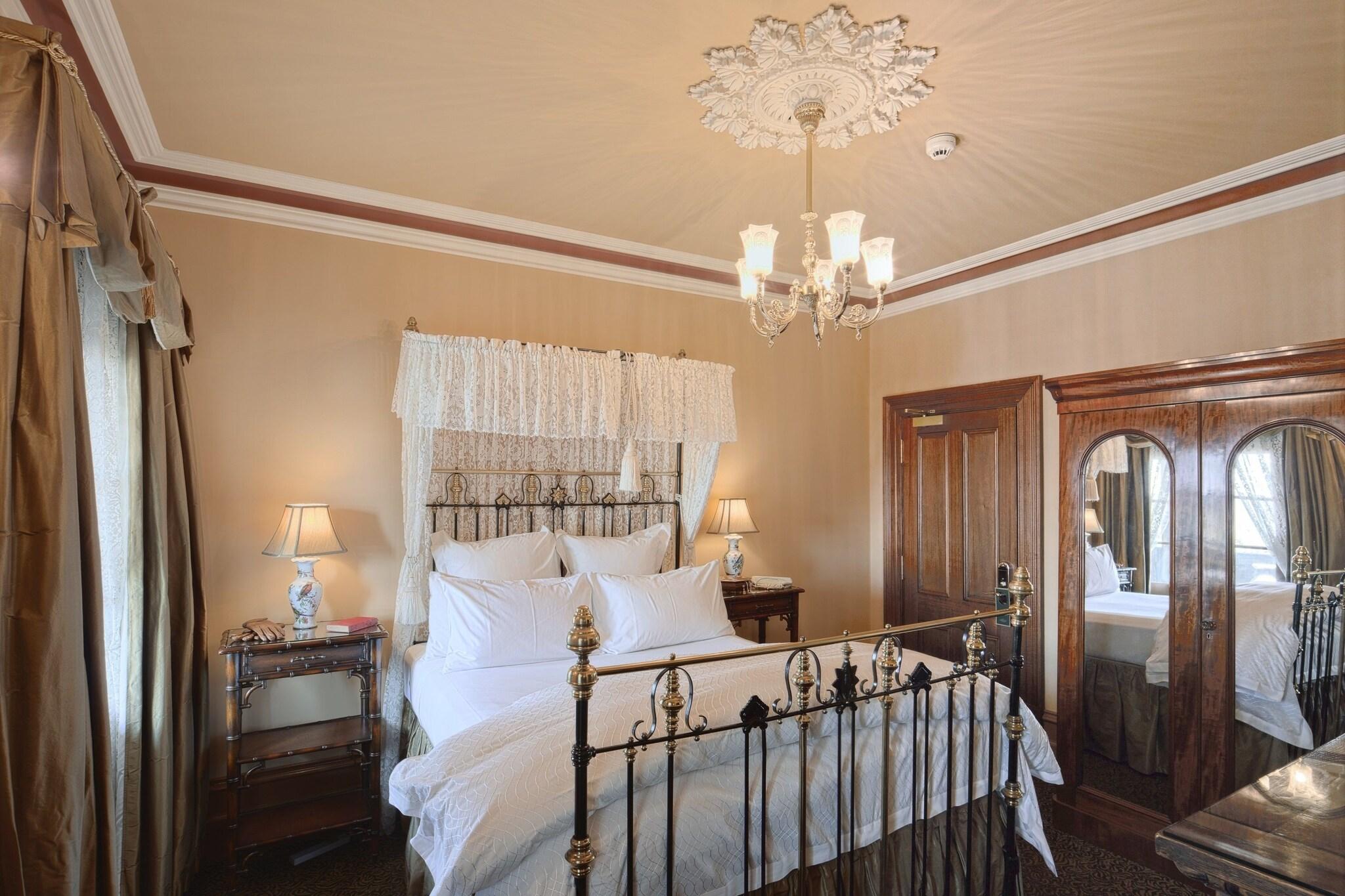 Craig's Royal Hotel by null