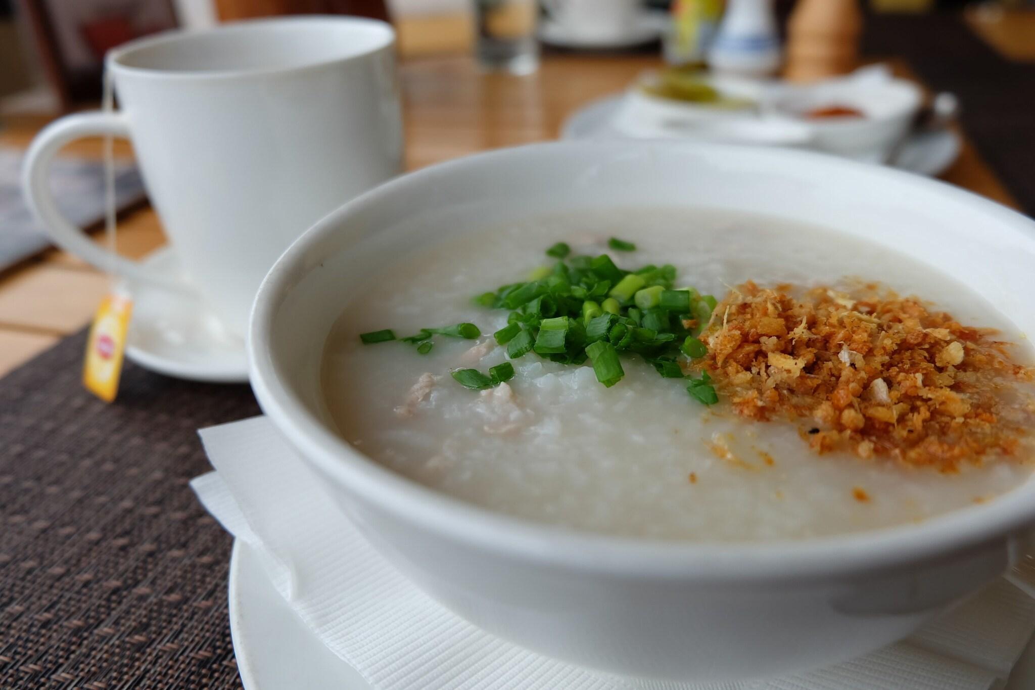 Inthira Thakhek