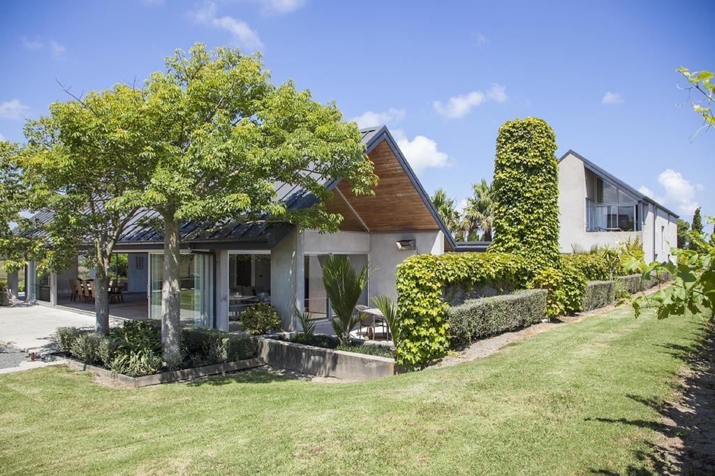 Takatu Lodge & Vineyard by null