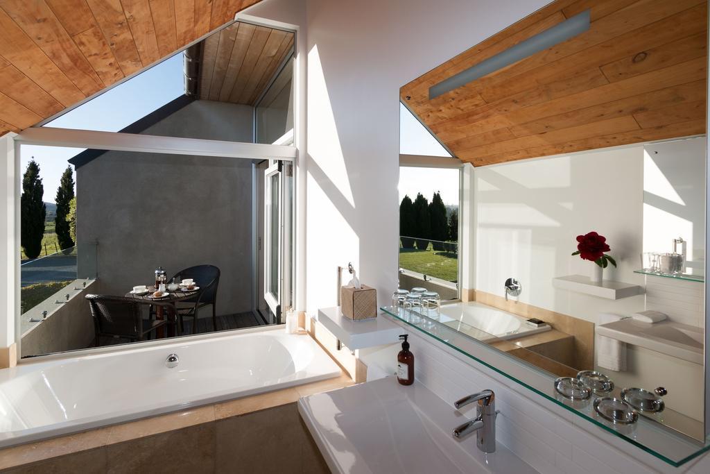 Takatu Lodge & Vineyard by null