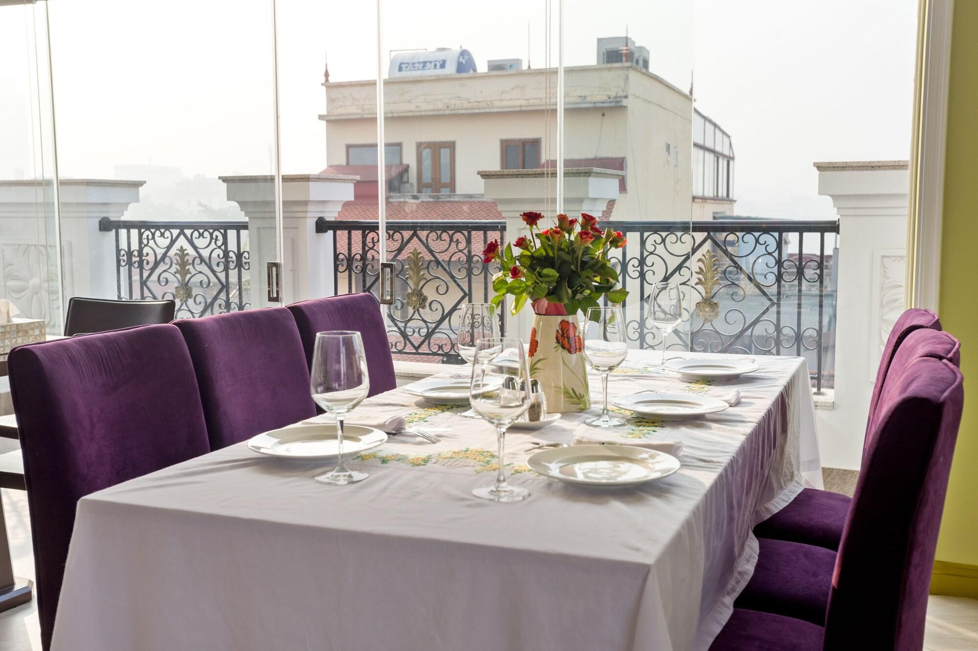 Maro Hotel