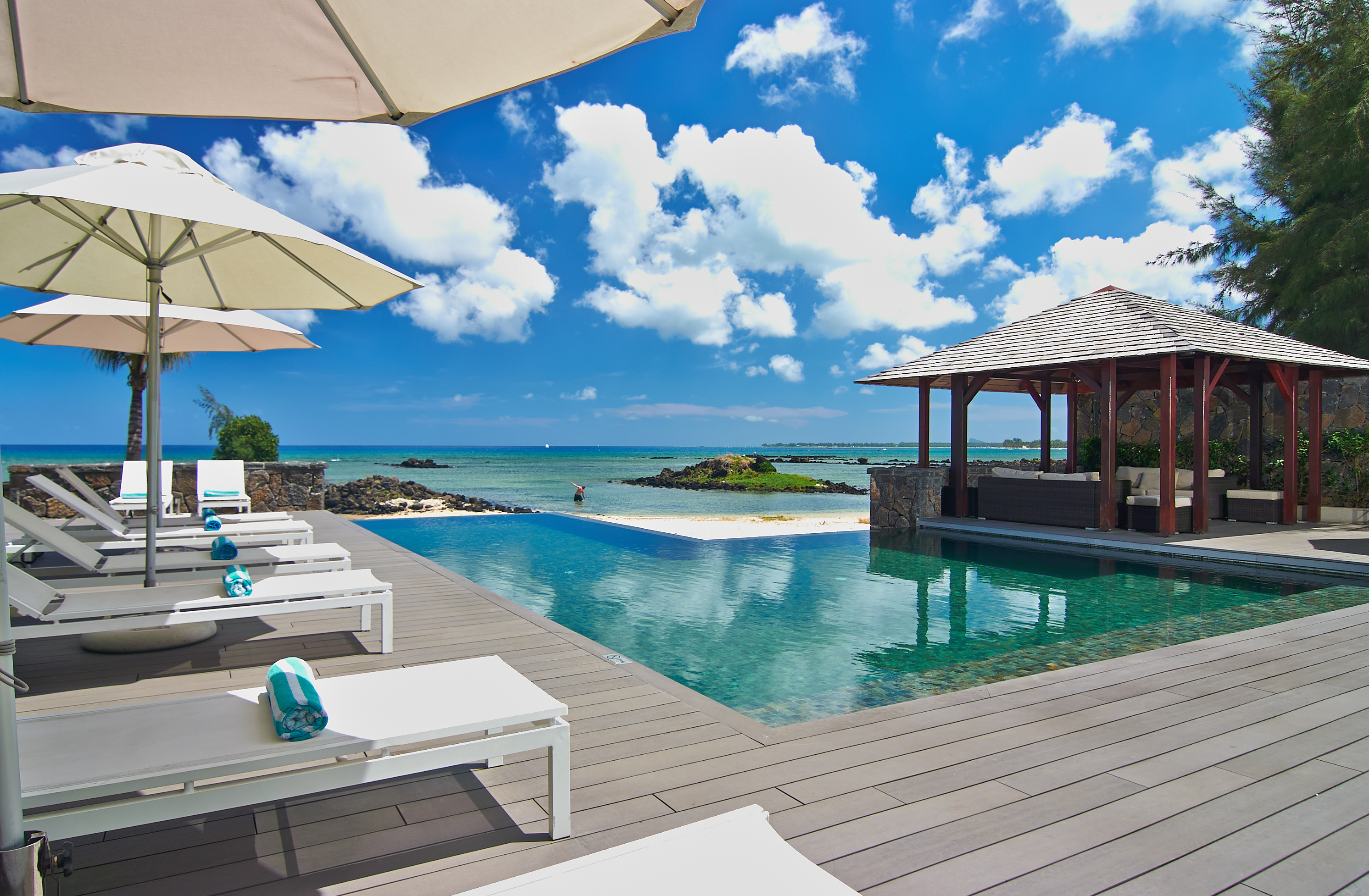 Bon Azur Beachfront Suites & Penthouses with LOV by null