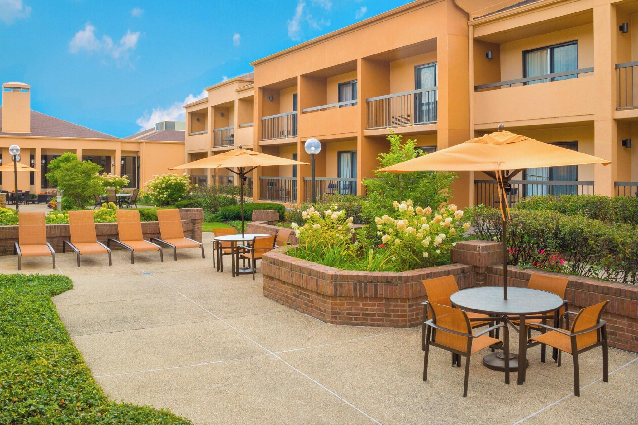 Courtyard Chicago Deerfield