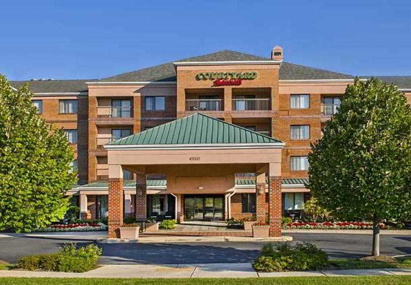 Courtyard by Marriott Dulles Town Center image