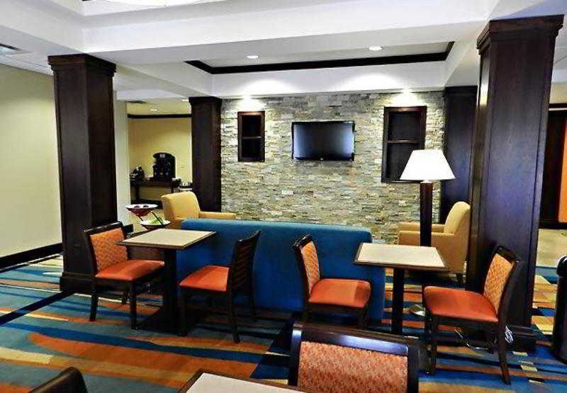 Fairfield Inn & Suites Slippery Rock