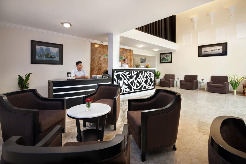 Paramount Hotel