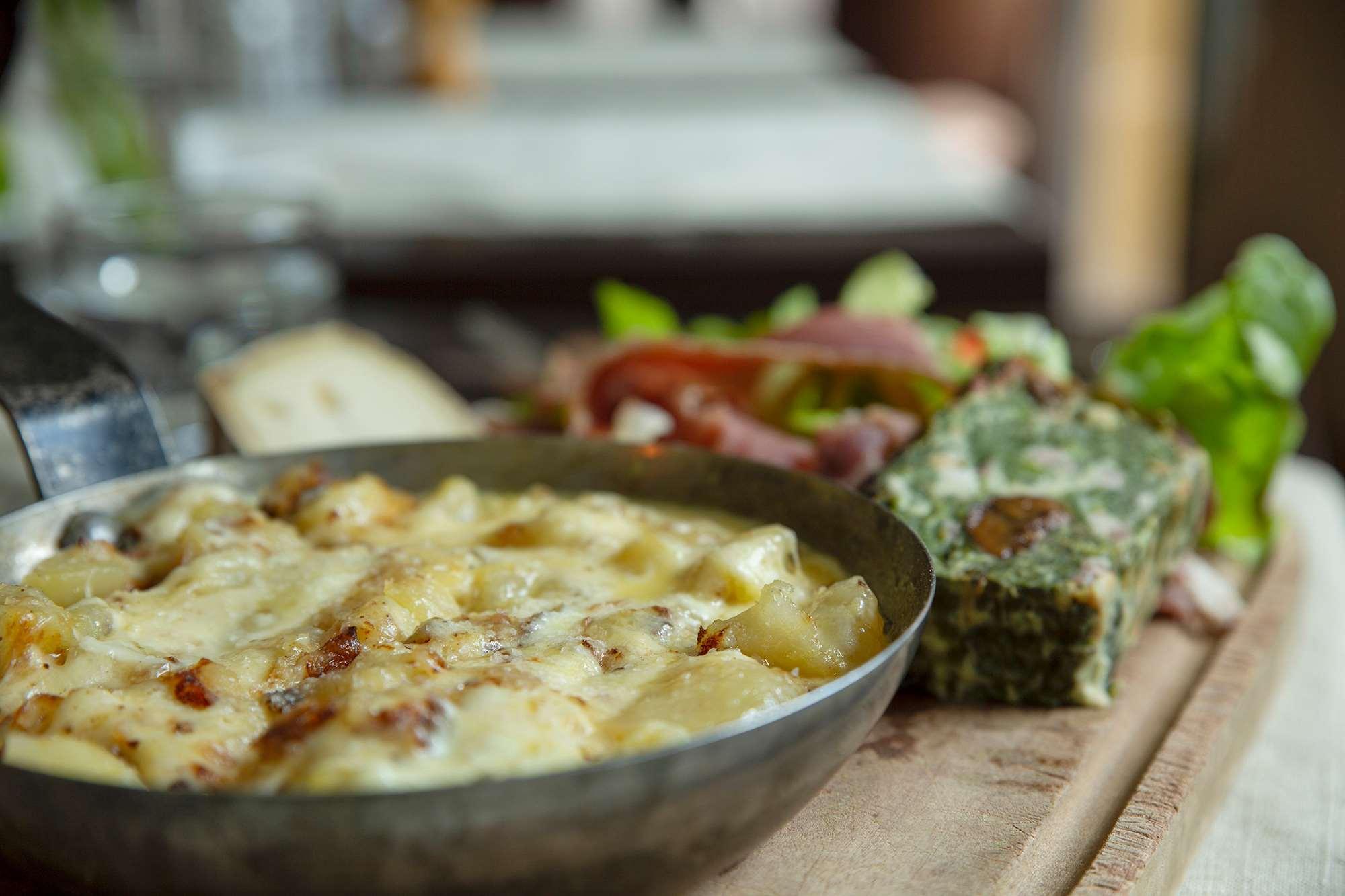 The Originals Relais, Auberge de la Petite Ferme, Super-Besse Est by null