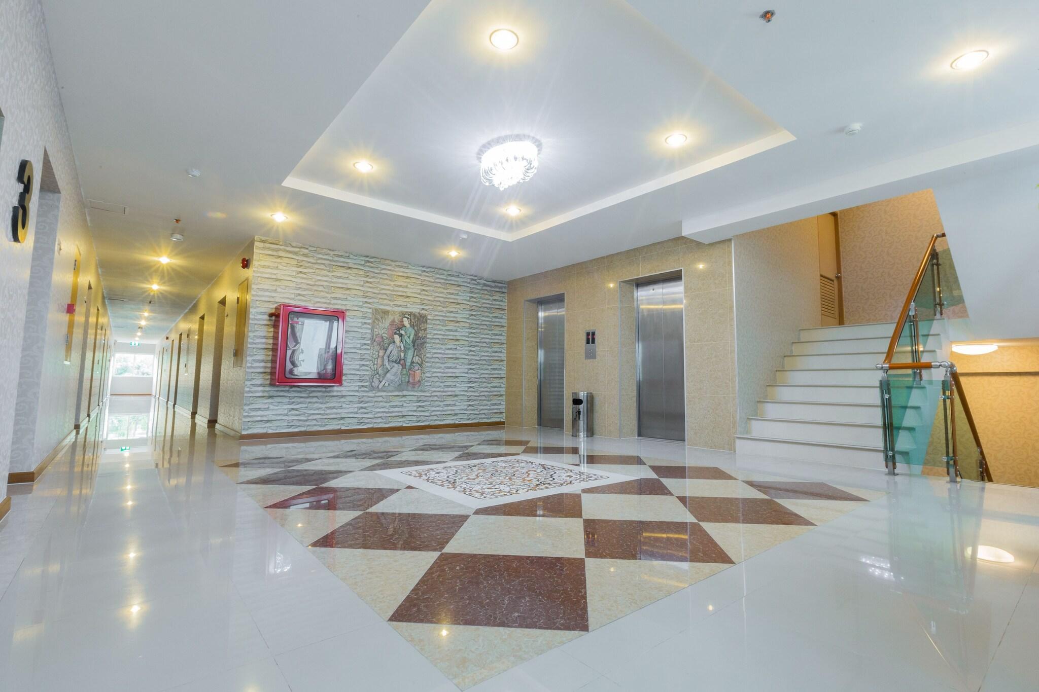 Three Seasons Place Hotel Bangkok