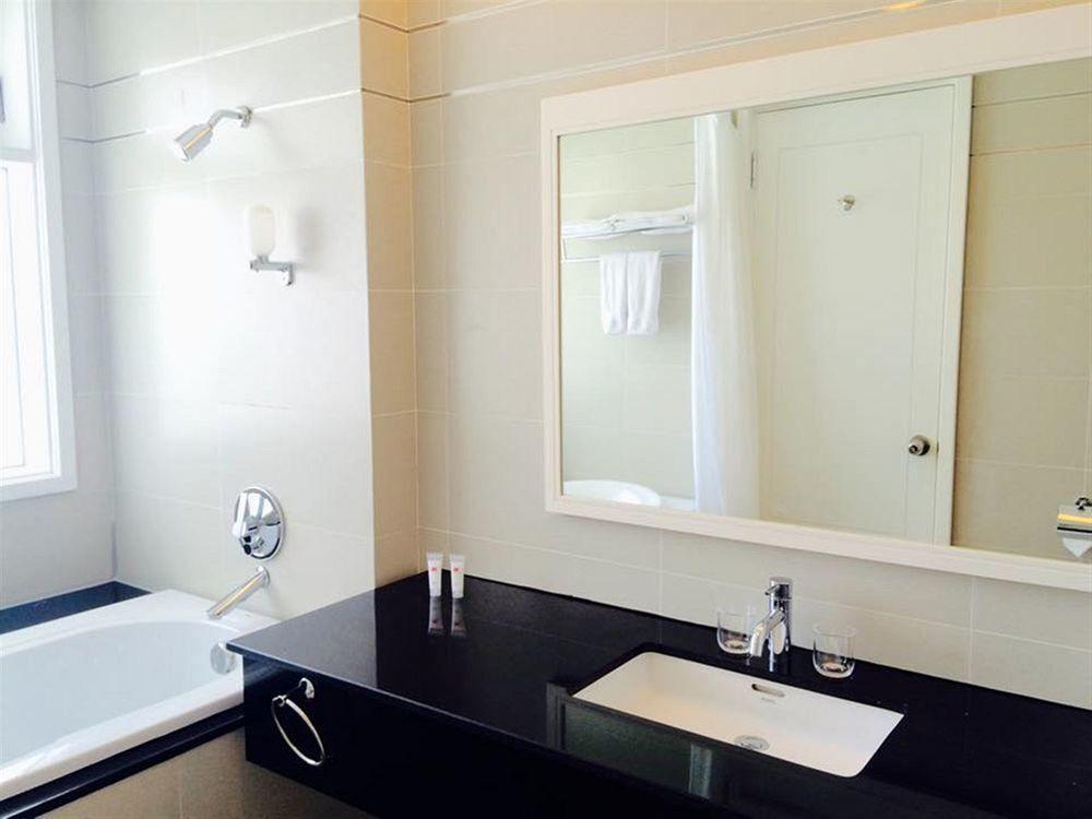 Nhi Phi Hotel Nha Trang - photo