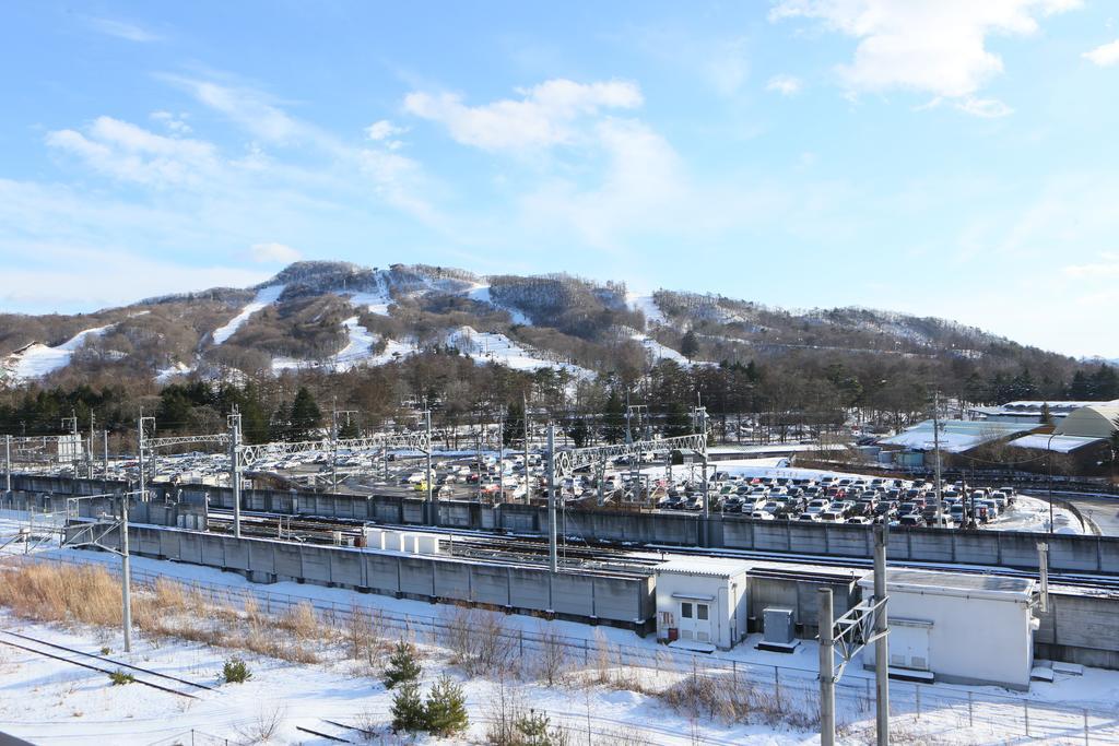 APA HOTEL KARUIZAWA-EKIMAE KARUIZAWASO by null