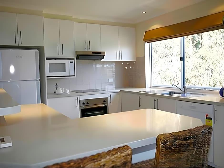 Room 4, Waterview Luxury Apartments, Bega Valley