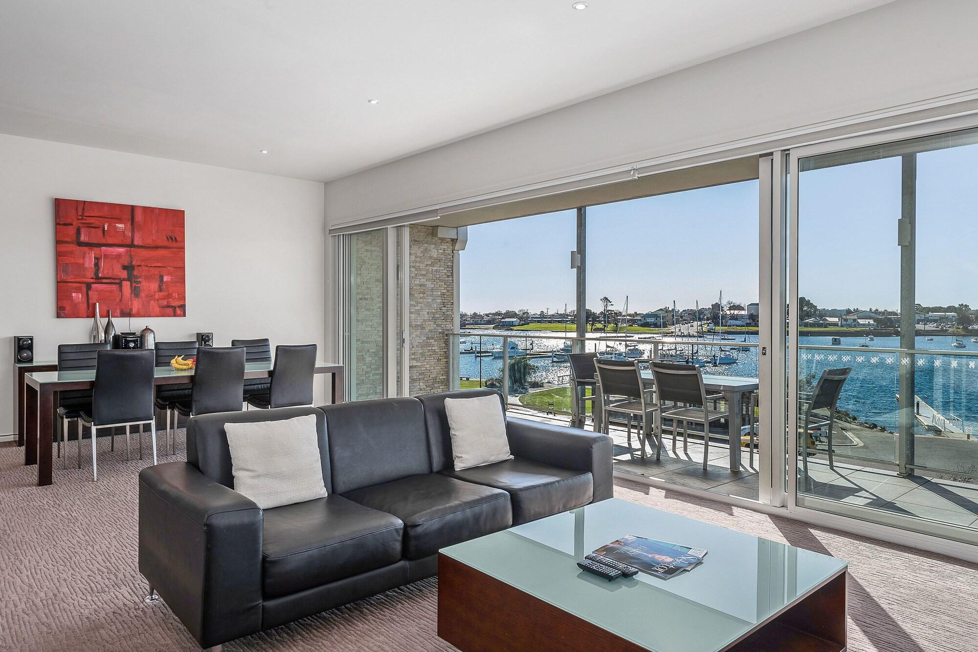 York Cove Hotel (Under New Management) by null