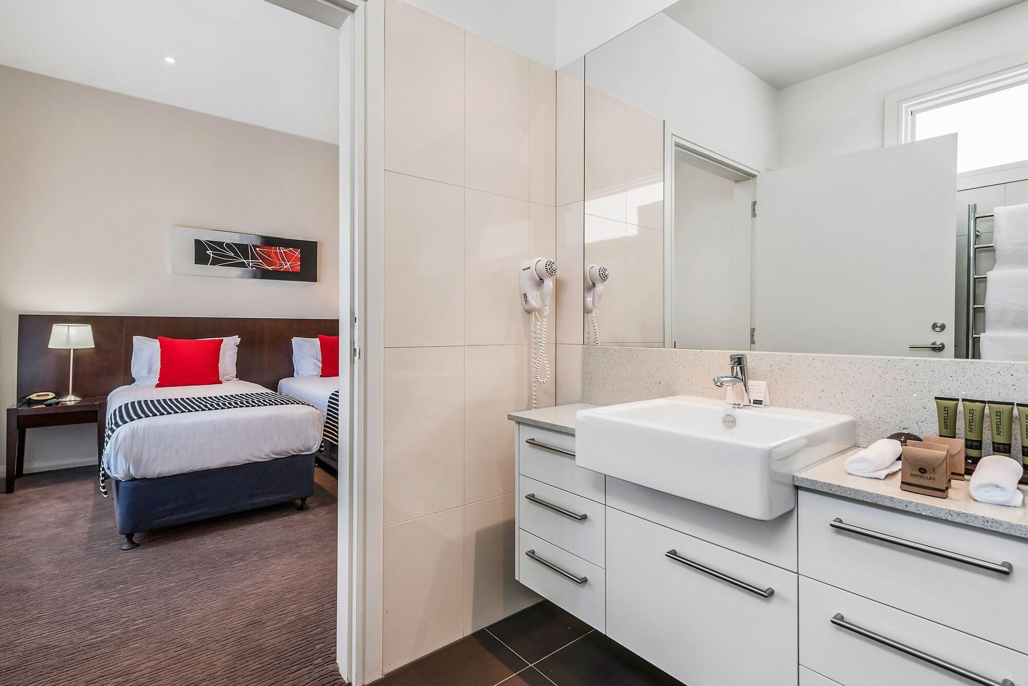 York Cove Hotel by null