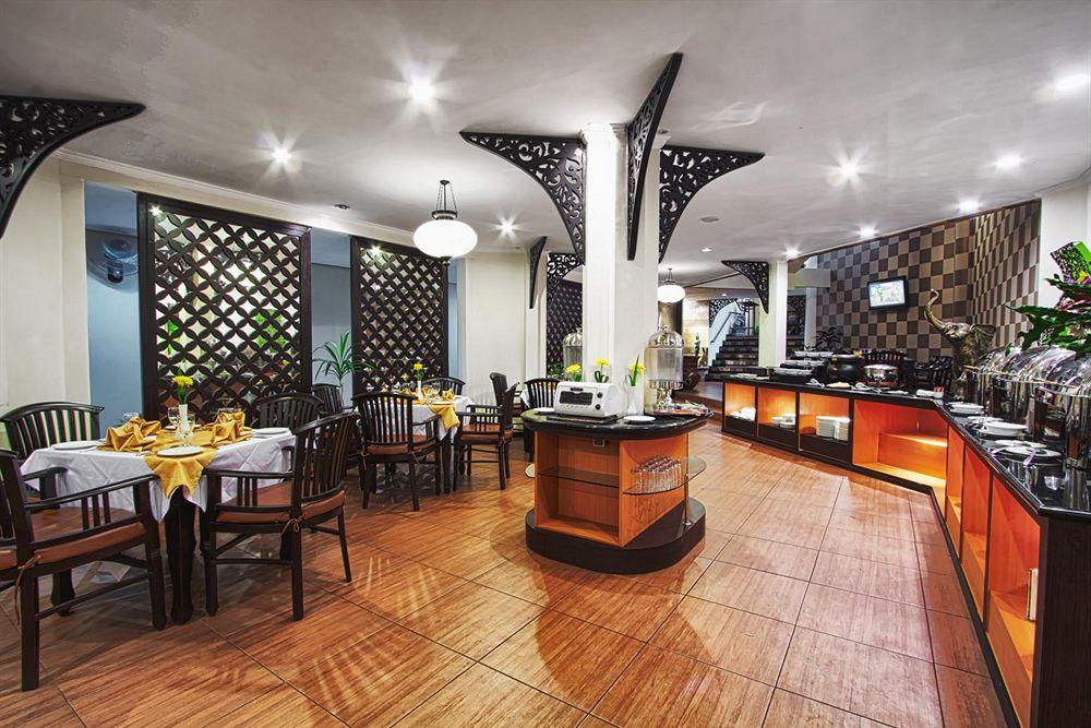 Tuwuh Hotel at Kayutangan by null