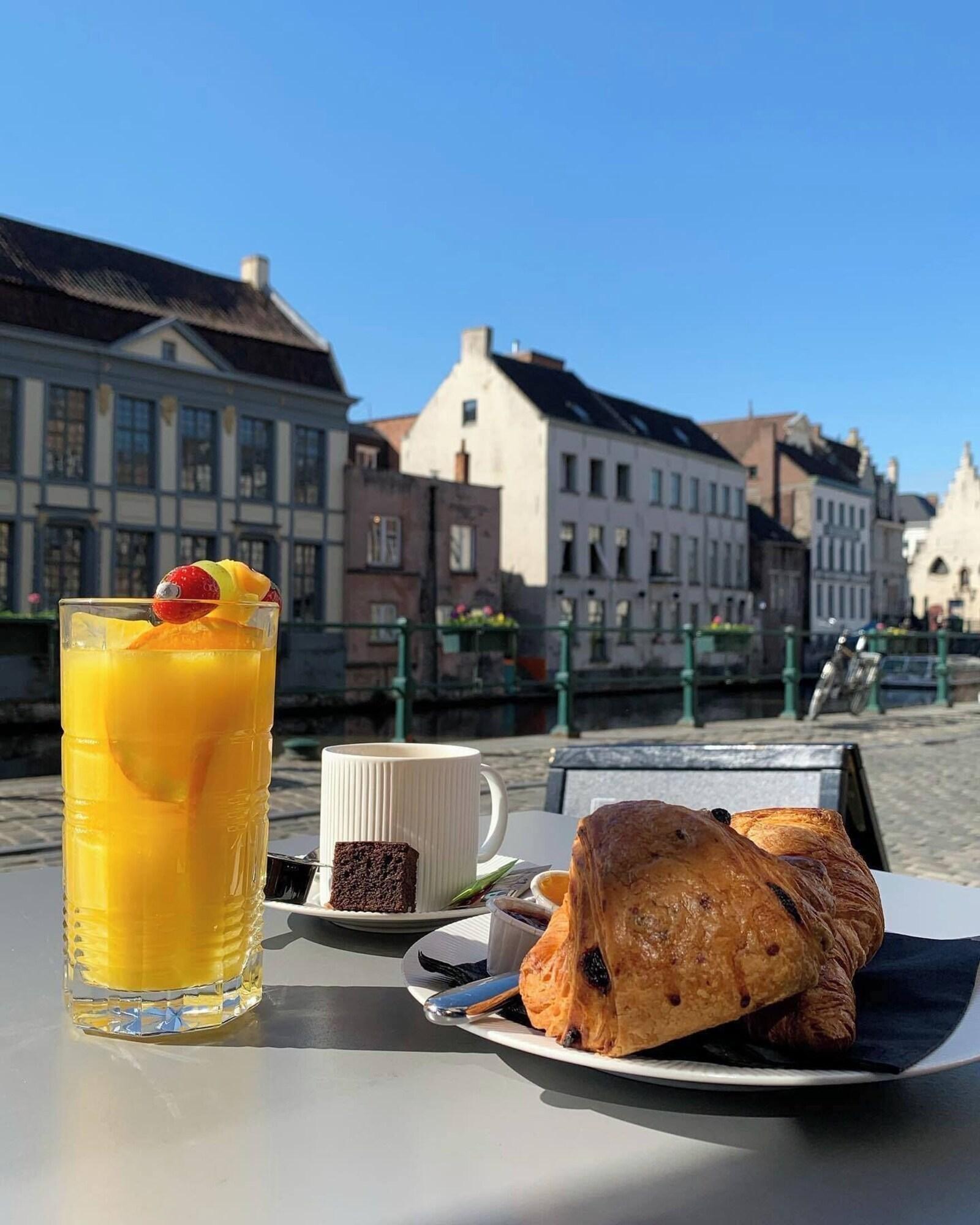 Hotel Harmony by null