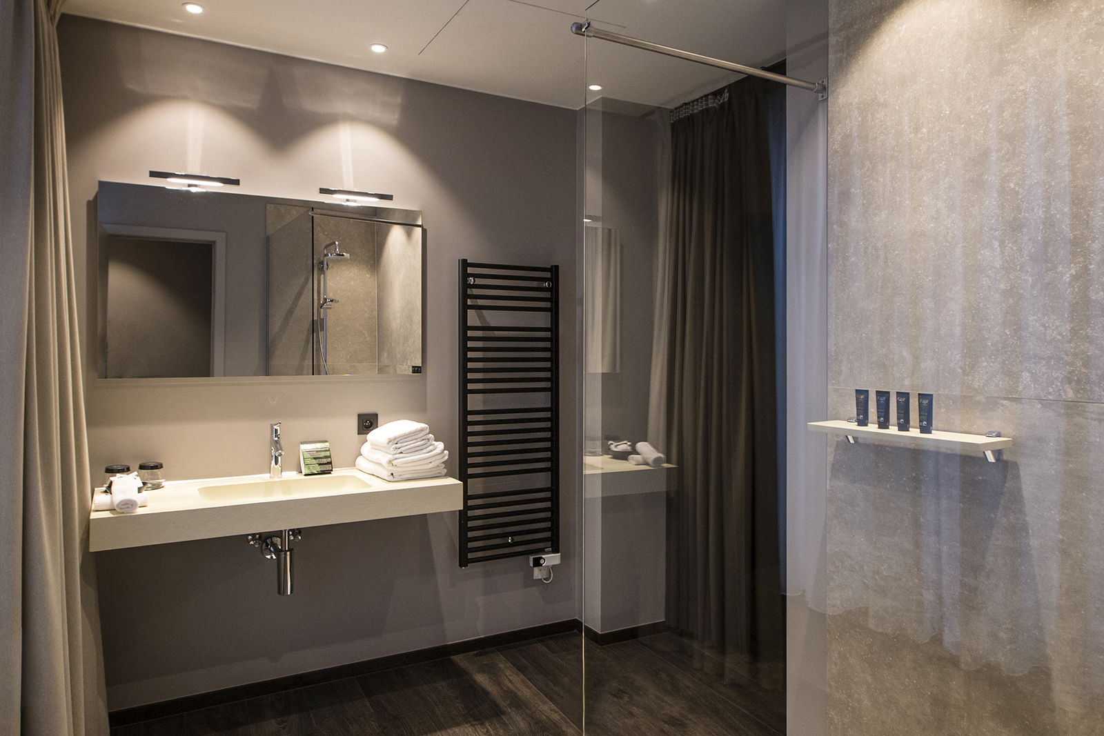 Hotel Harmony by null