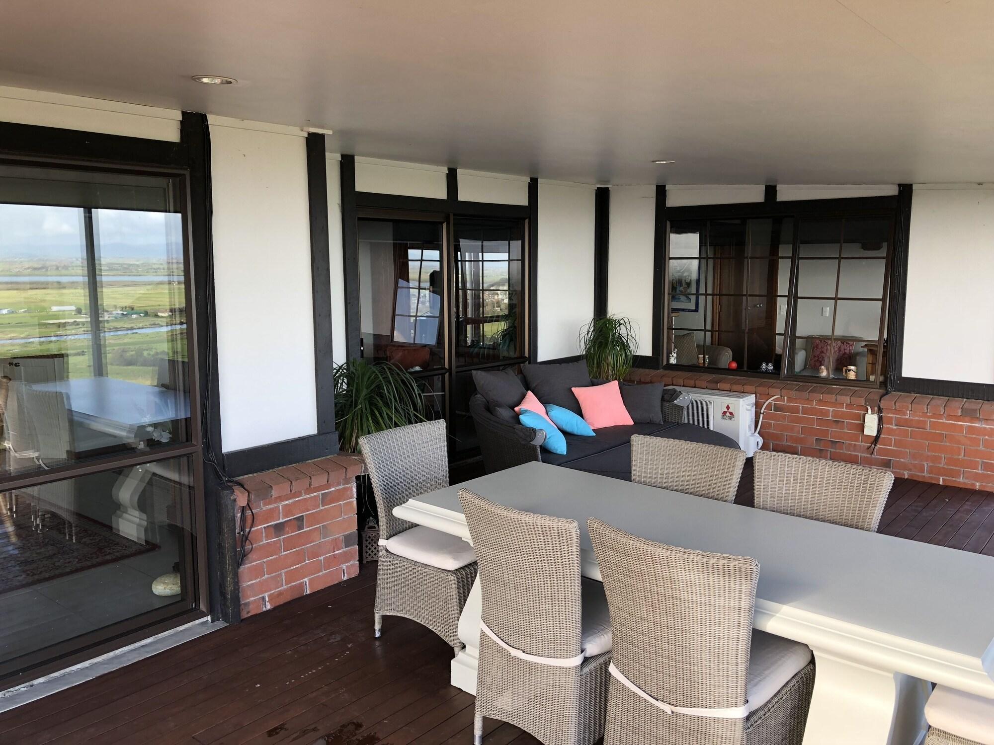 Chartr Manor Bed  Breakfast