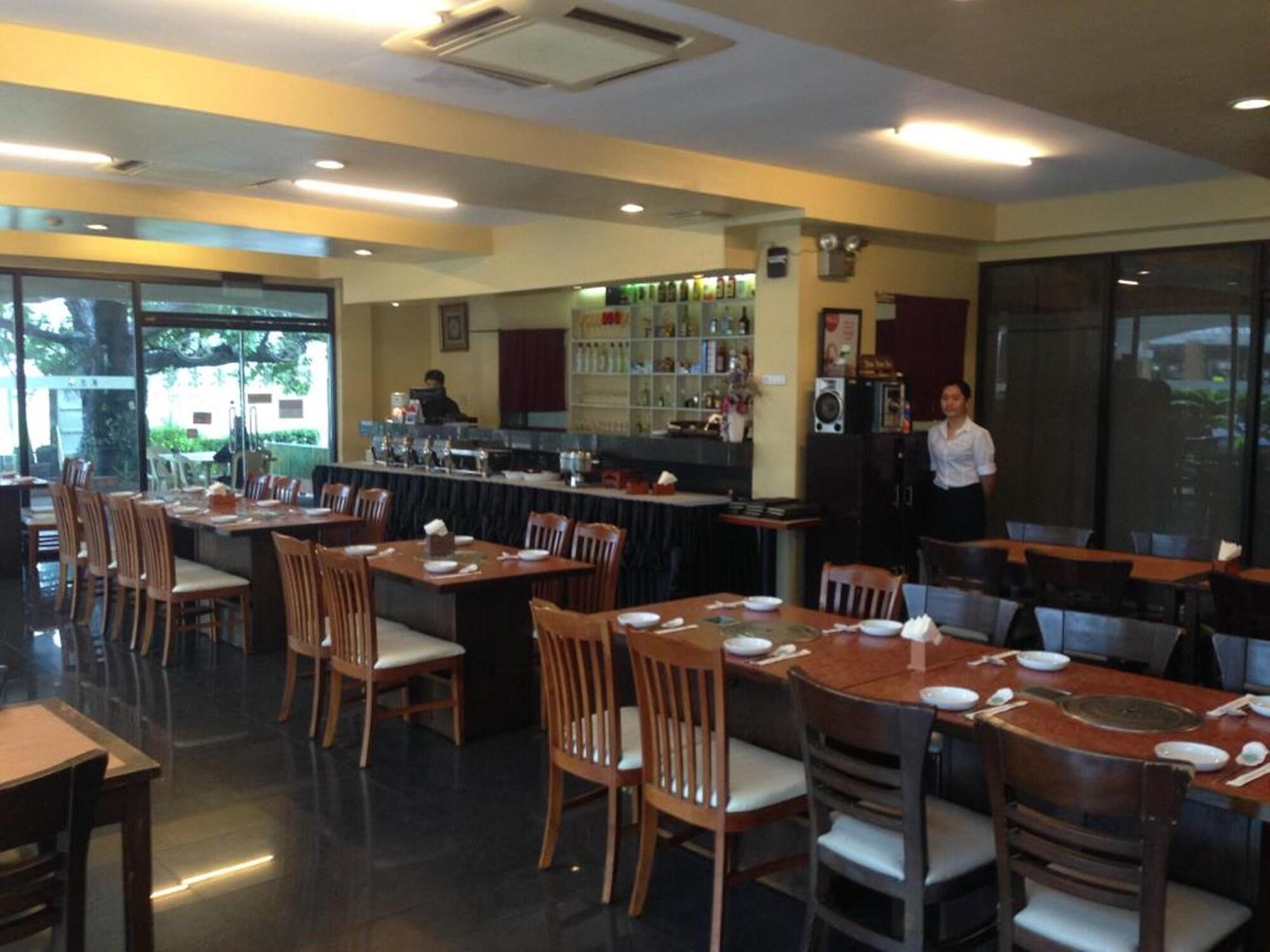 Bayfront Hotel And Restaurant