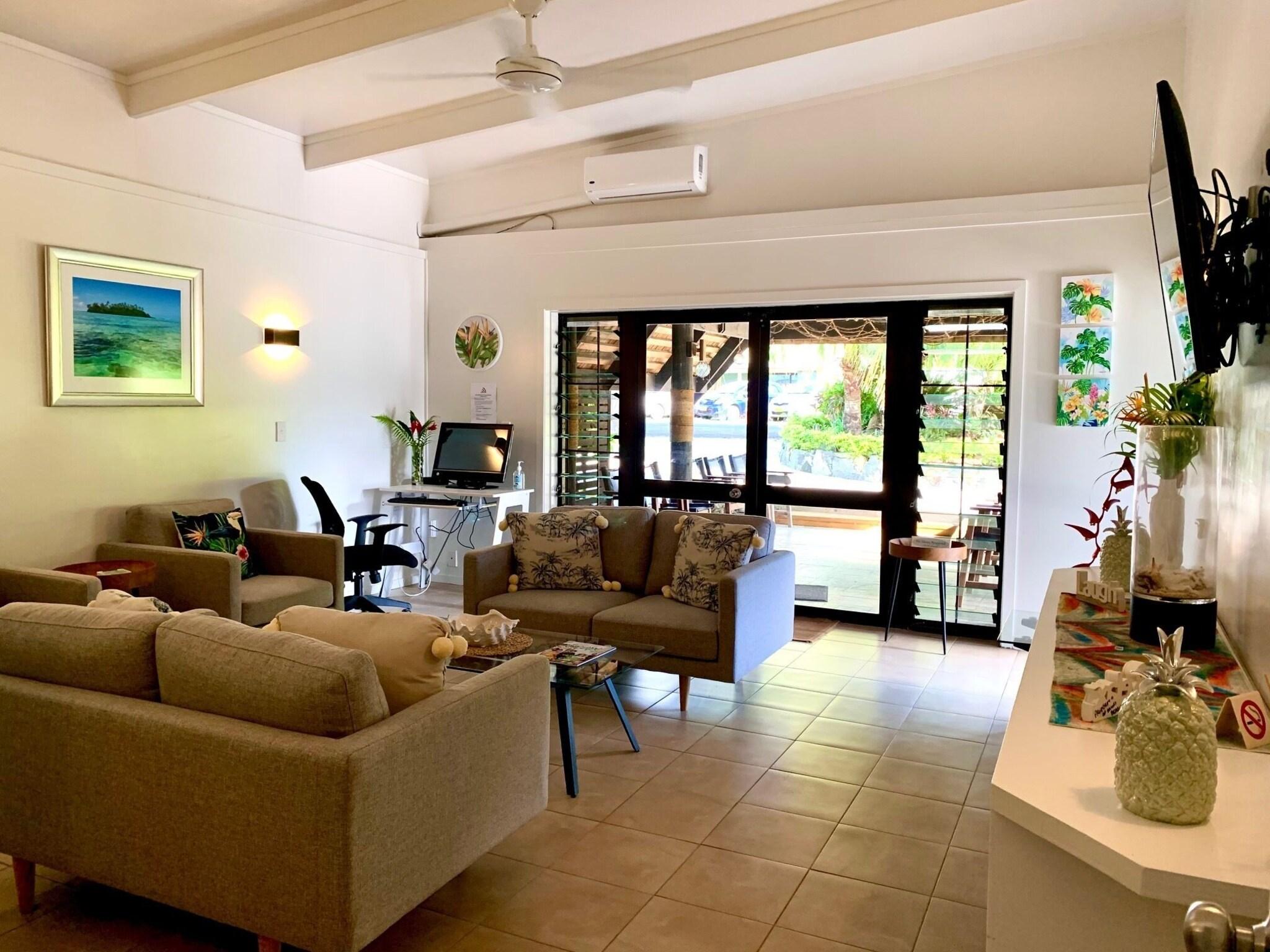 Muri Beachcomber by null